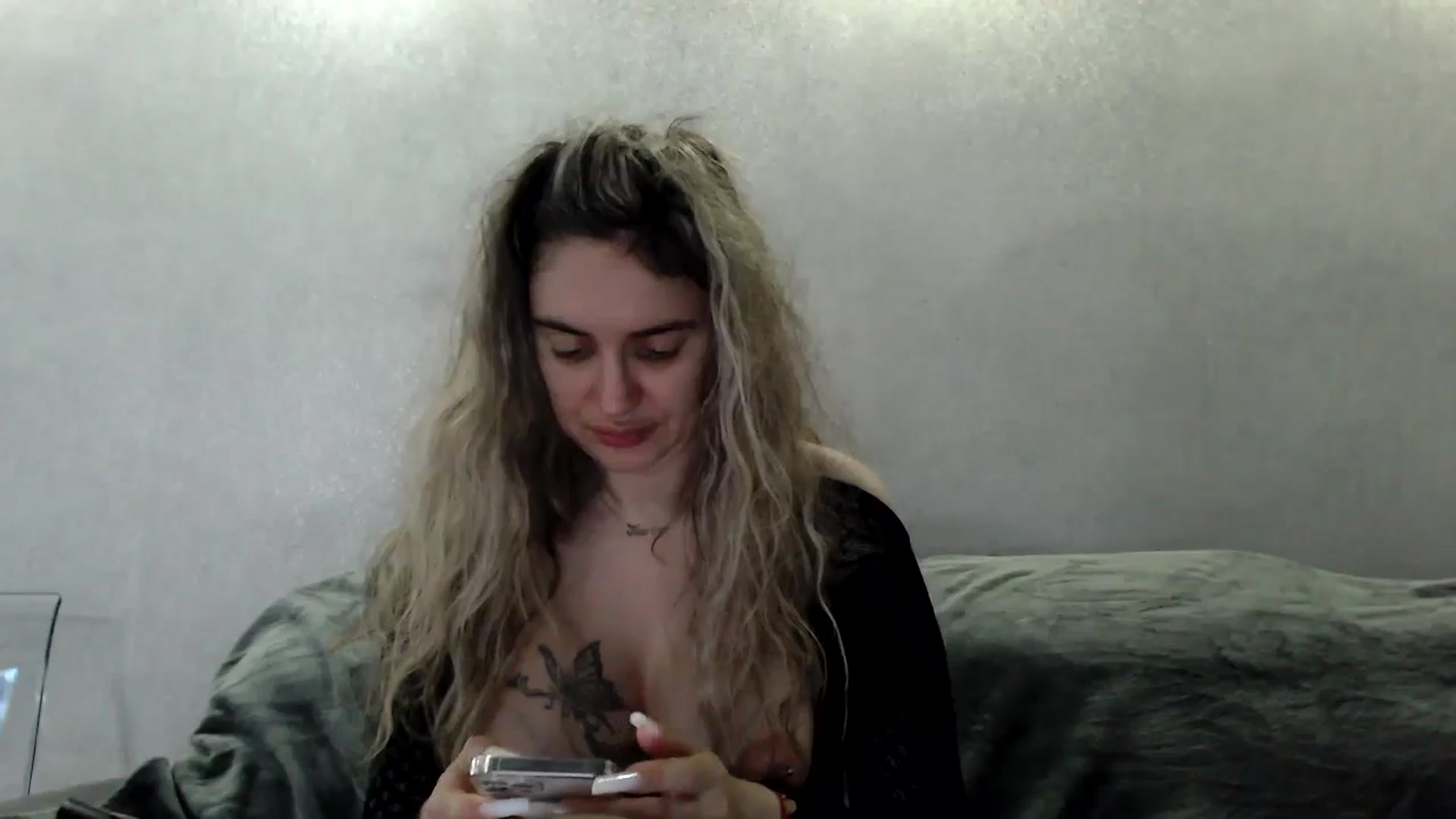 Gallery image thumbnail from MissDivinna's myfreecams stream on, 04/13/2026, 21:59 image 17 of 20