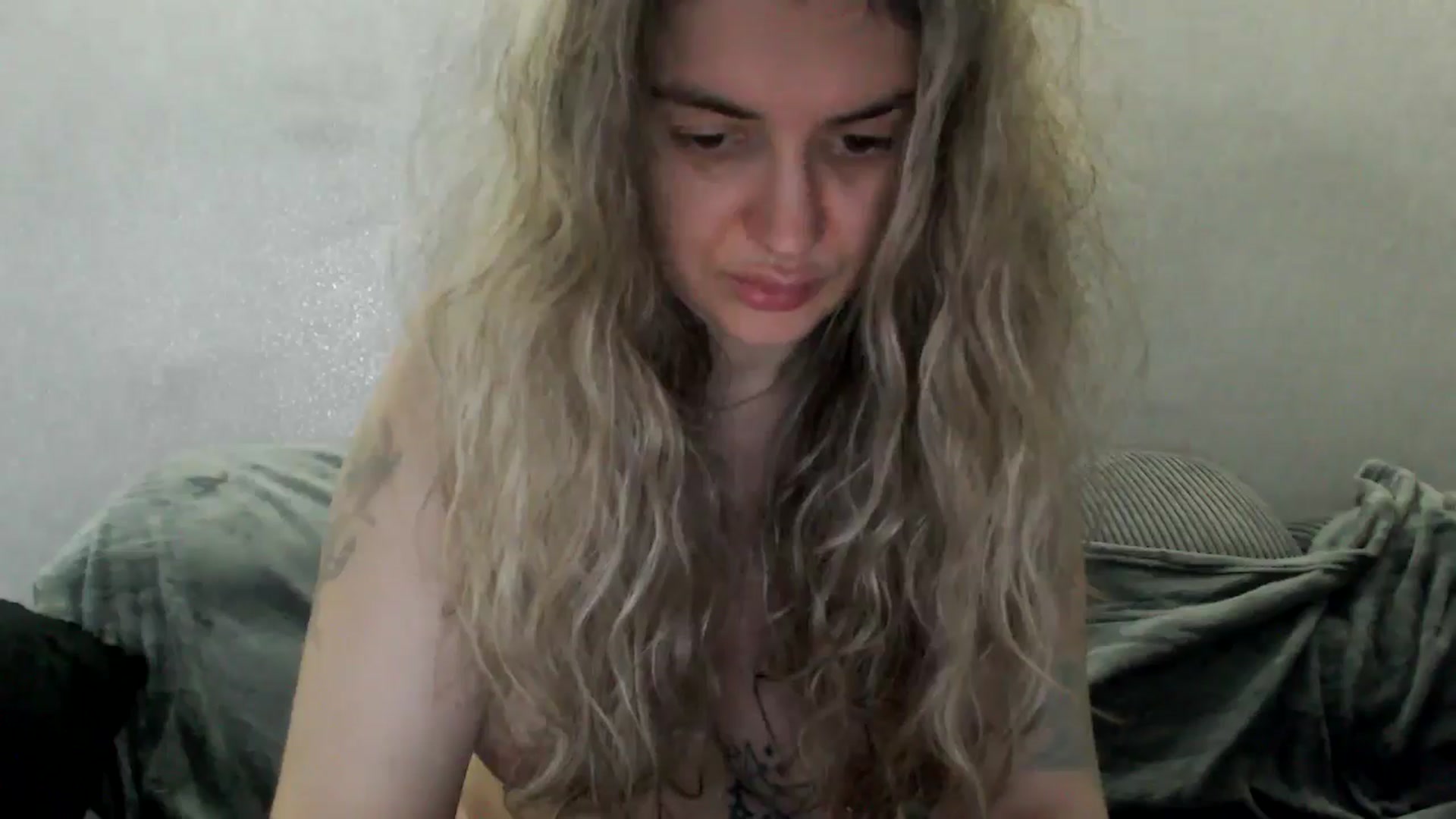 Gallery image thumbnail from MissDivinna's myfreecams stream on, 04/14/2026, 01:53 image 17 of 20