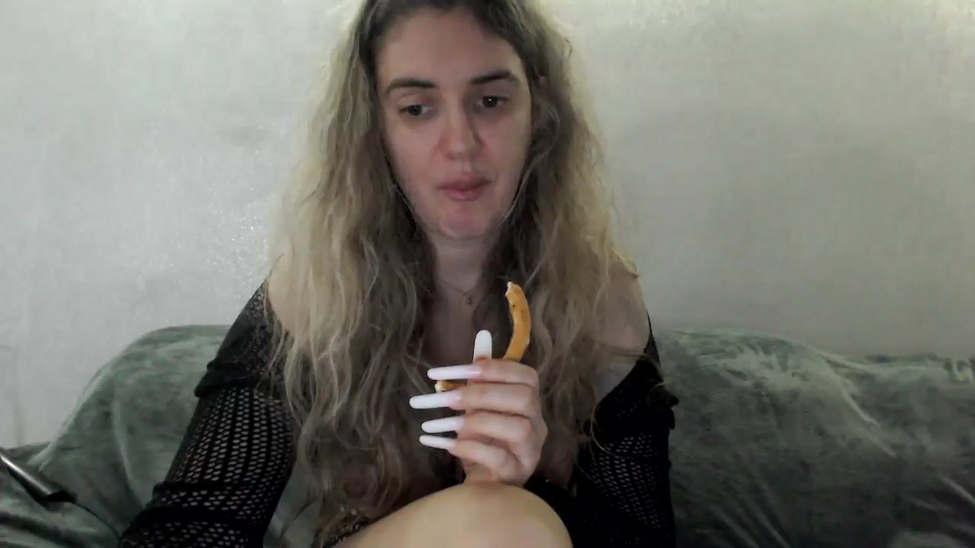 Gallery image thumbnail from MissDivinna's myfreecams stream on, 04/14/2026, 22:44 image 13 of 20