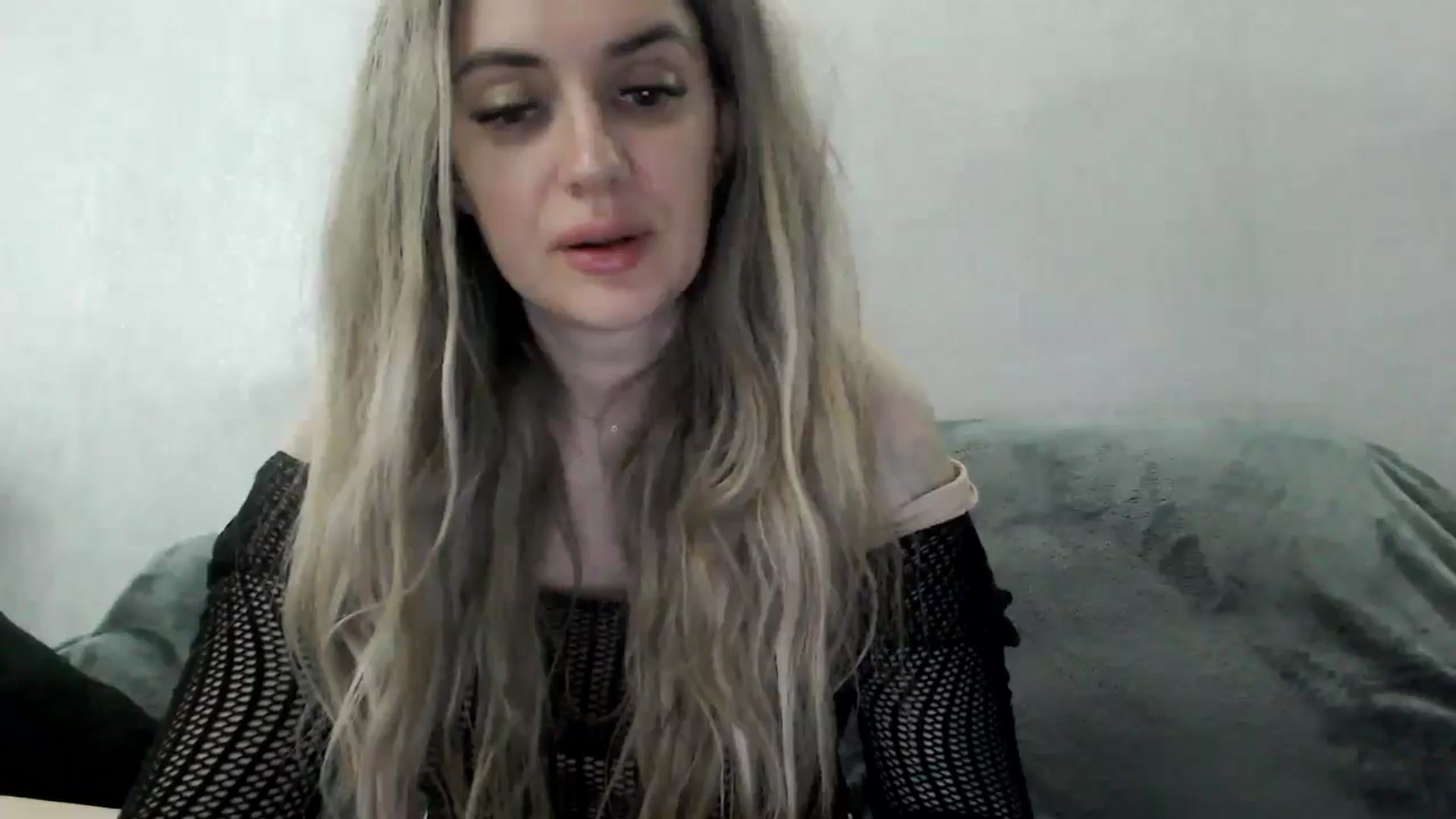 Gallery image thumbnail from MissDivinna's myfreecams stream on, 04/20/2026, 24:32 image 17 of 20