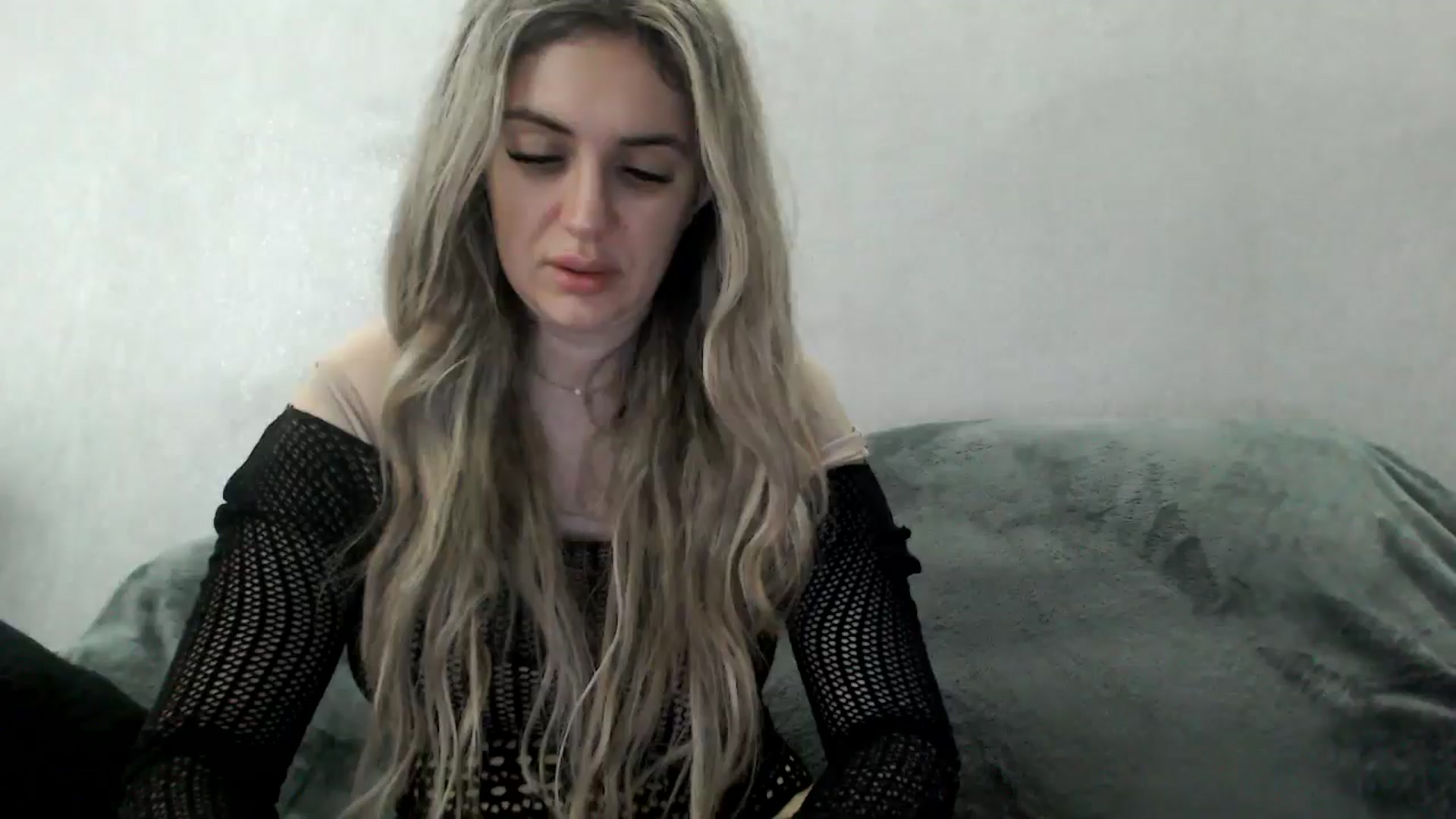 Gallery image thumbnail from MissDivinna's myfreecams stream on, 04/20/2026, 24:32 image 15 of 20