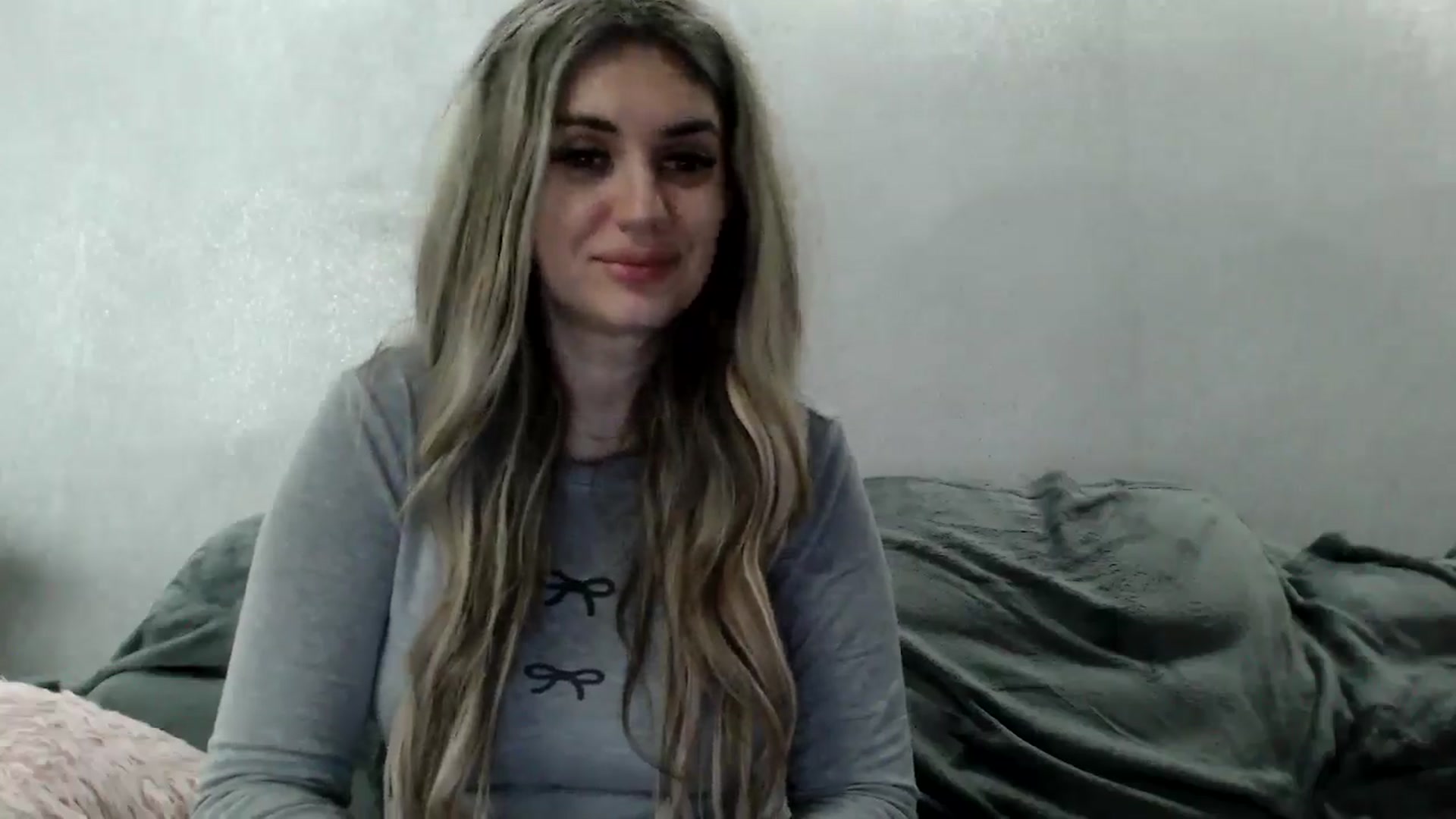 Gallery image thumbnail from MissDivinna's myfreecams stream on, 04/21/2026, 03:17 image 14 of 20