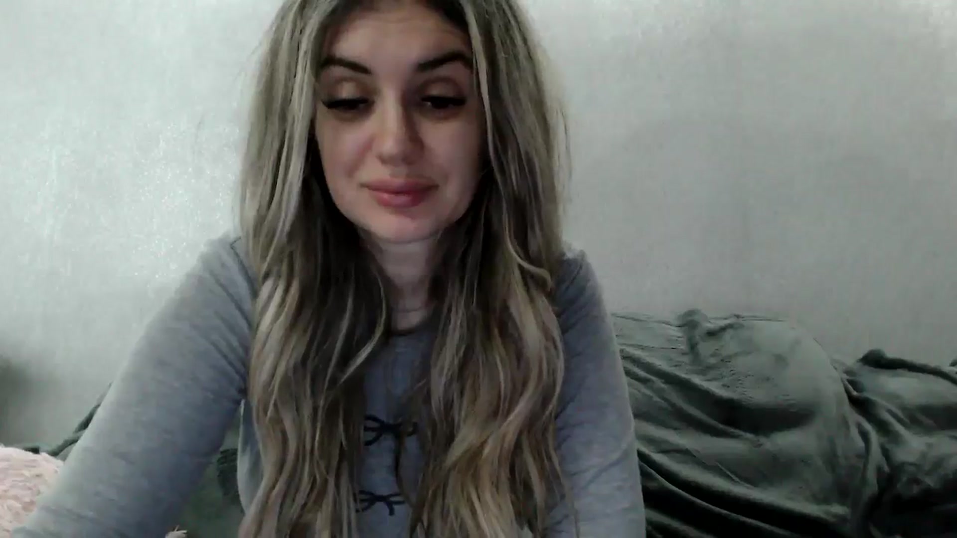 Gallery image thumbnail from MissDivinna's myfreecams stream on, 04/21/2026, 03:17 image 16 of 20