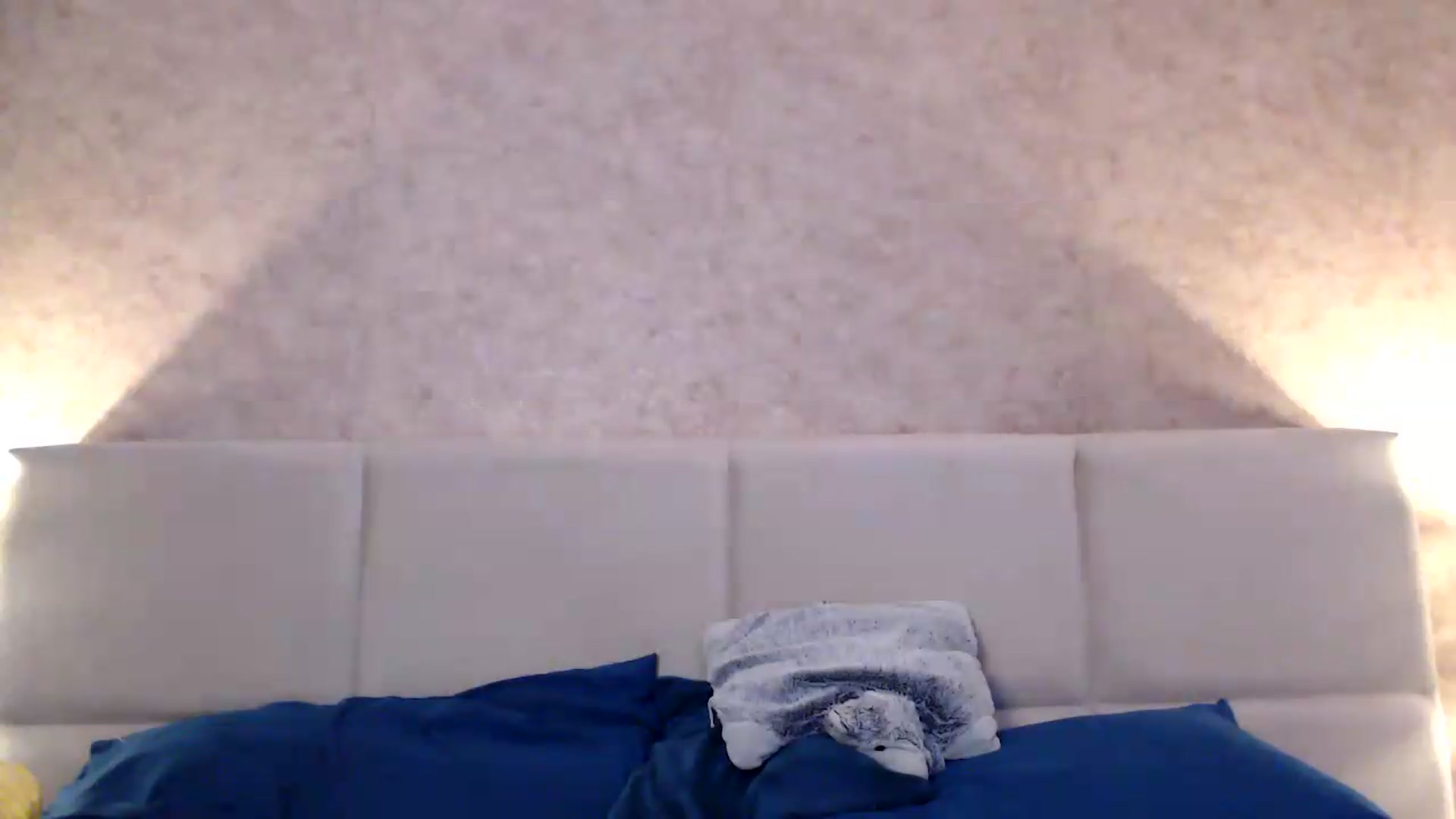 Gallery image thumbnail from MissDivinna's myfreecams stream on, 05/15/2026, 21:30 image 17 of 20