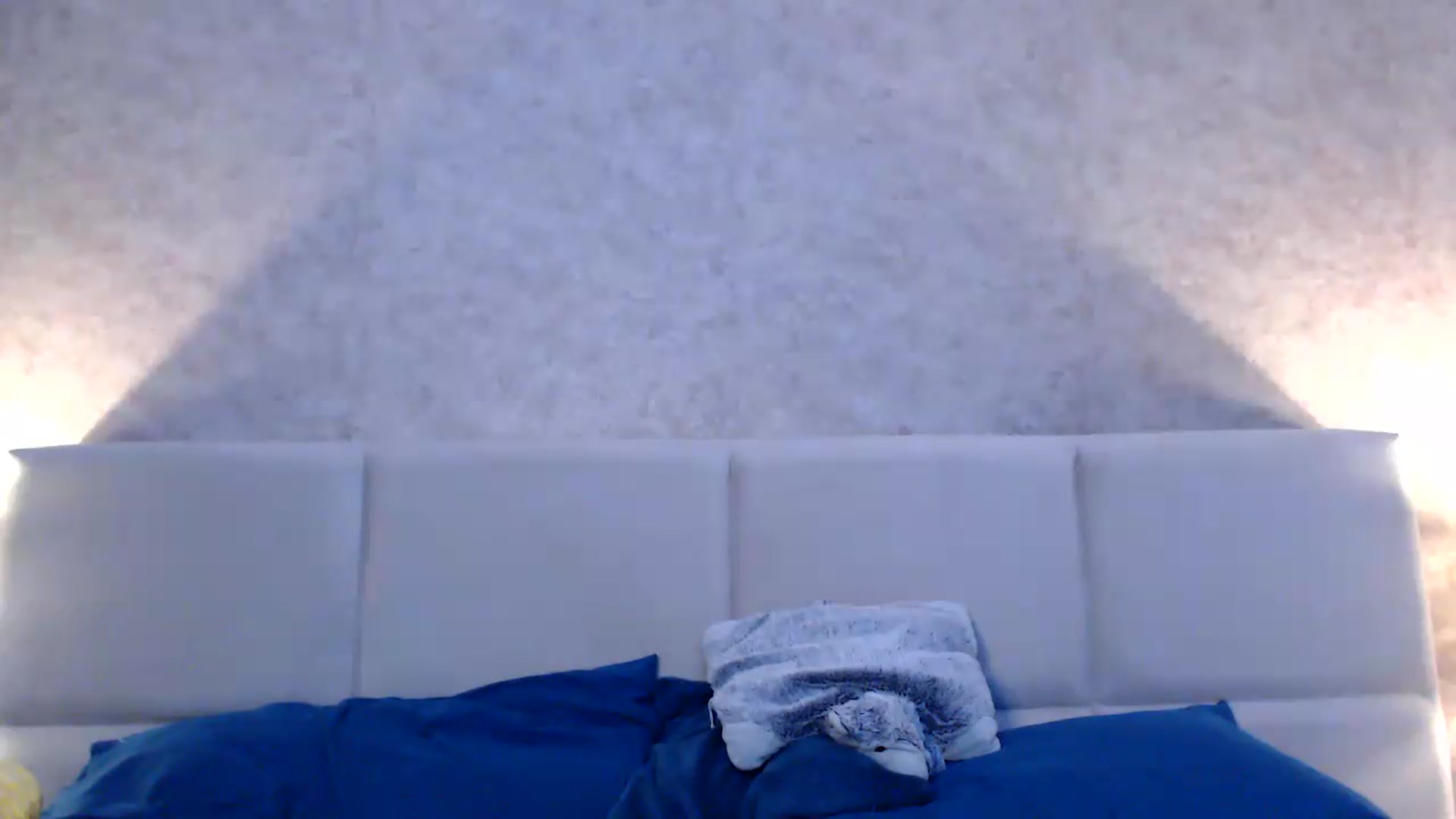 Gallery image thumbnail from MissDivinna's myfreecams stream on, 05/15/2026, 21:30 image 18 of 20