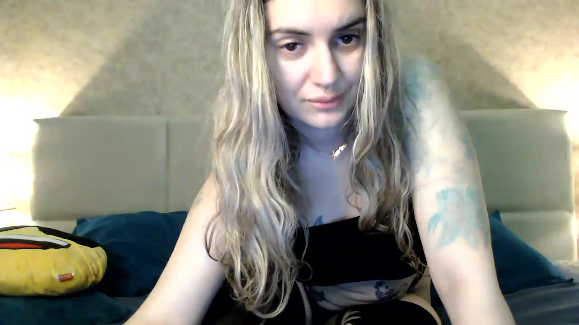 Gallery image thumbnail from MissDivinna's myfreecams stream on, 05/15/2026, 22:26 image 6 of 20