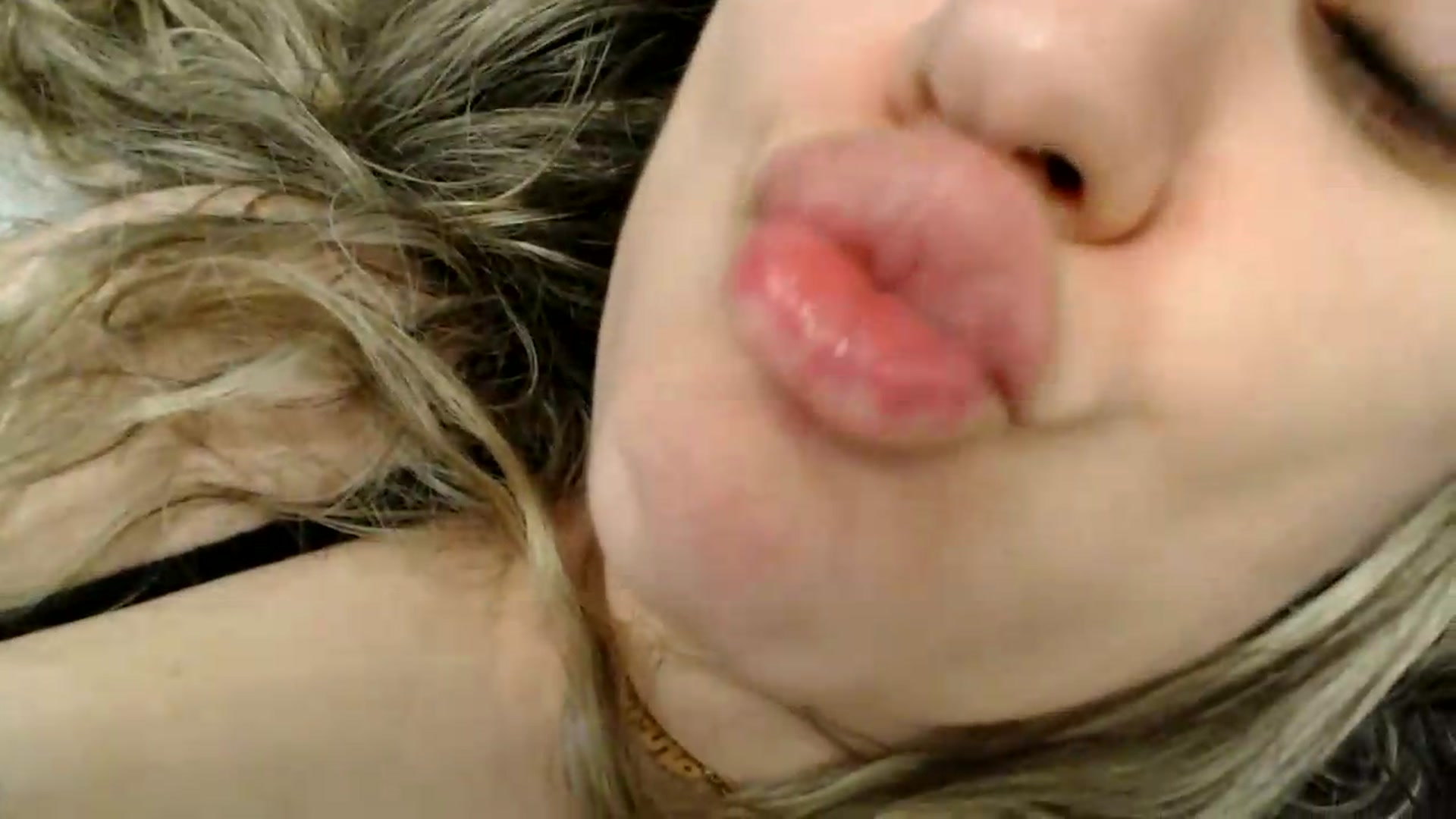 Gallery image thumbnail from MissDivinna's myfreecams stream on, 05/19/2026, 01:54 image 20 of 20