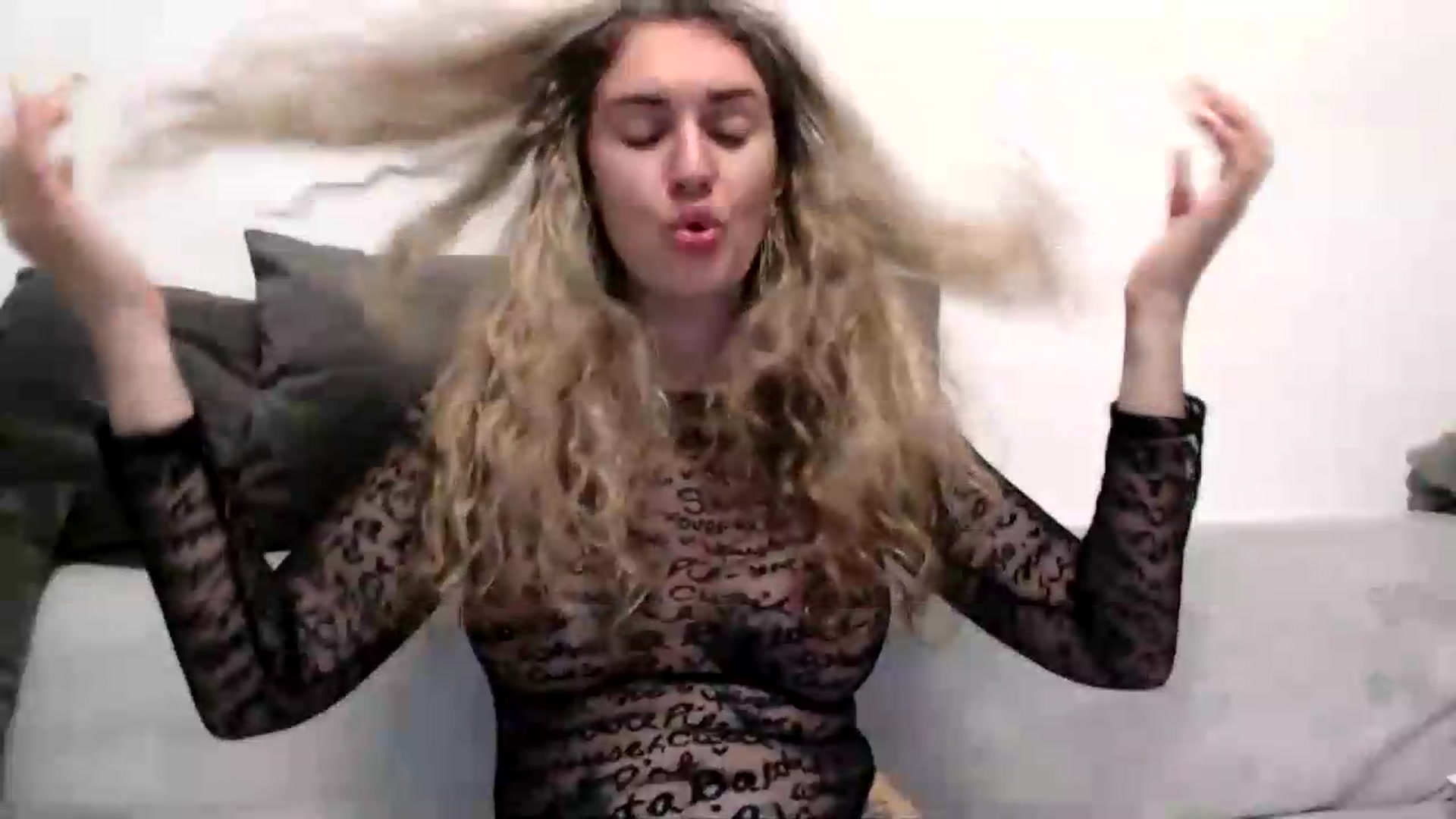 Gallery image thumbnail from MissDivinna's myfreecams stream on, 05/22/2026, 24:01 image 16 of 20