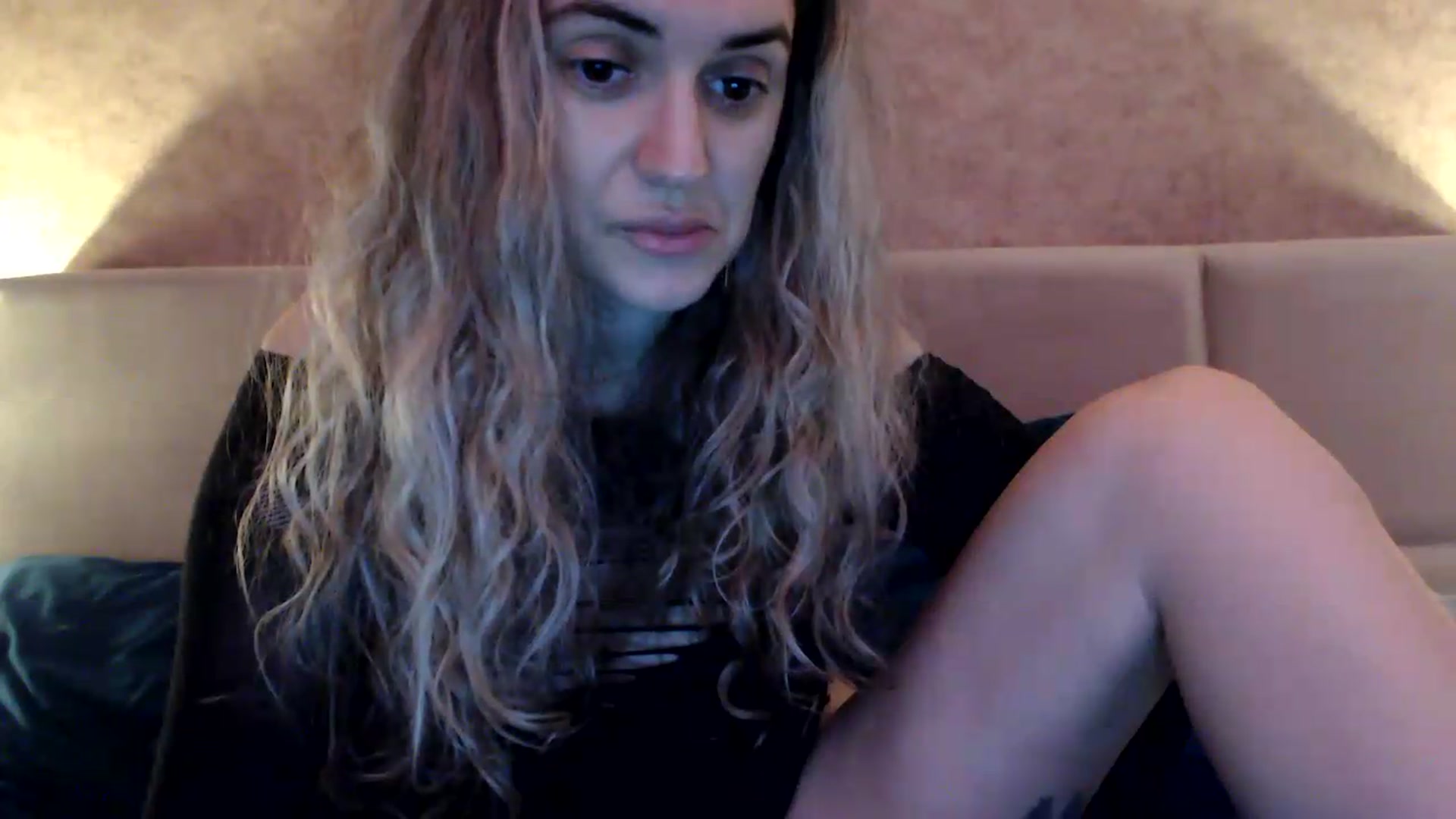 Gallery image thumbnail from MissDivinna's myfreecams stream on, 05/23/2026, 01:54 image 18 of 20