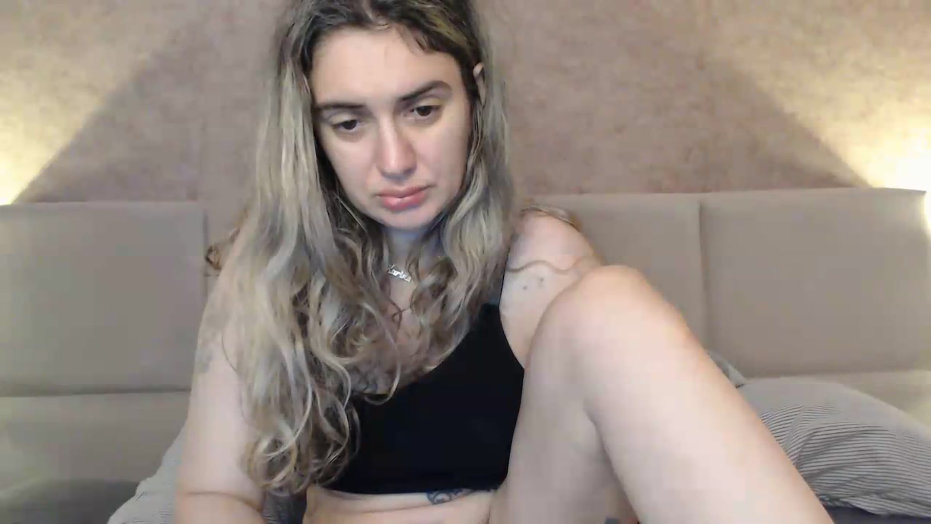 Gallery image thumbnail from MissDivinna's myfreecams stream on, 05/28/2026, 01:52 image 19 of 20
