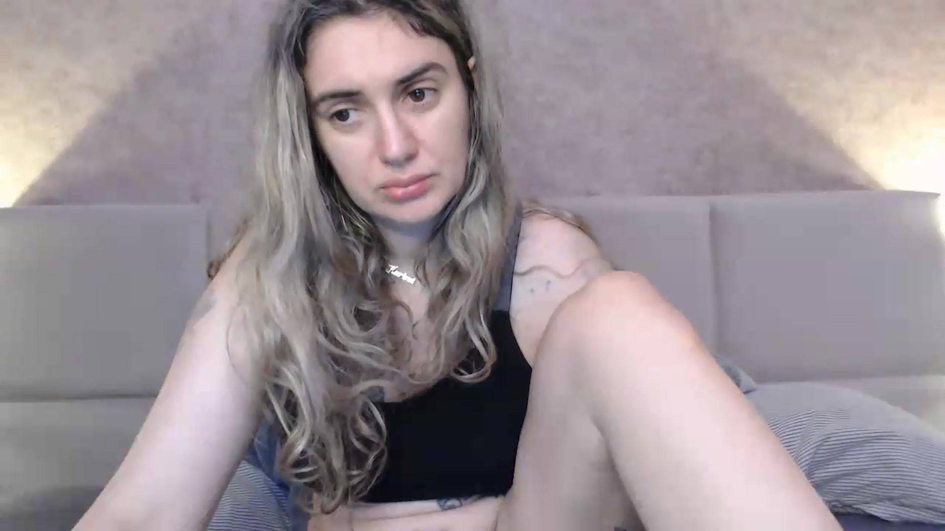 Gallery image thumbnail from MissDivinna's myfreecams stream on, 05/28/2026, 01:52 image 20 of 20