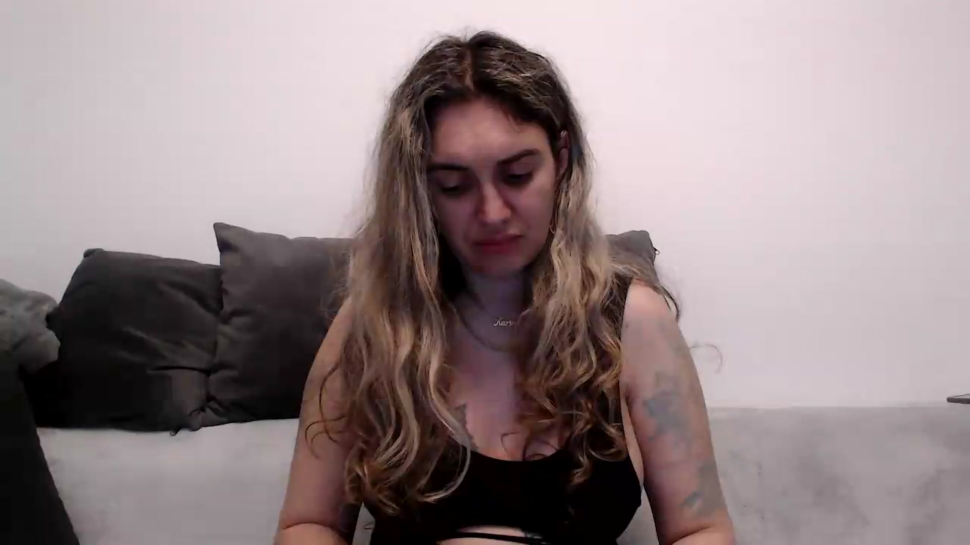 Gallery image thumbnail from MissDivinna's myfreecams stream on, 05/29/2026, 24:27 image 9 of 20