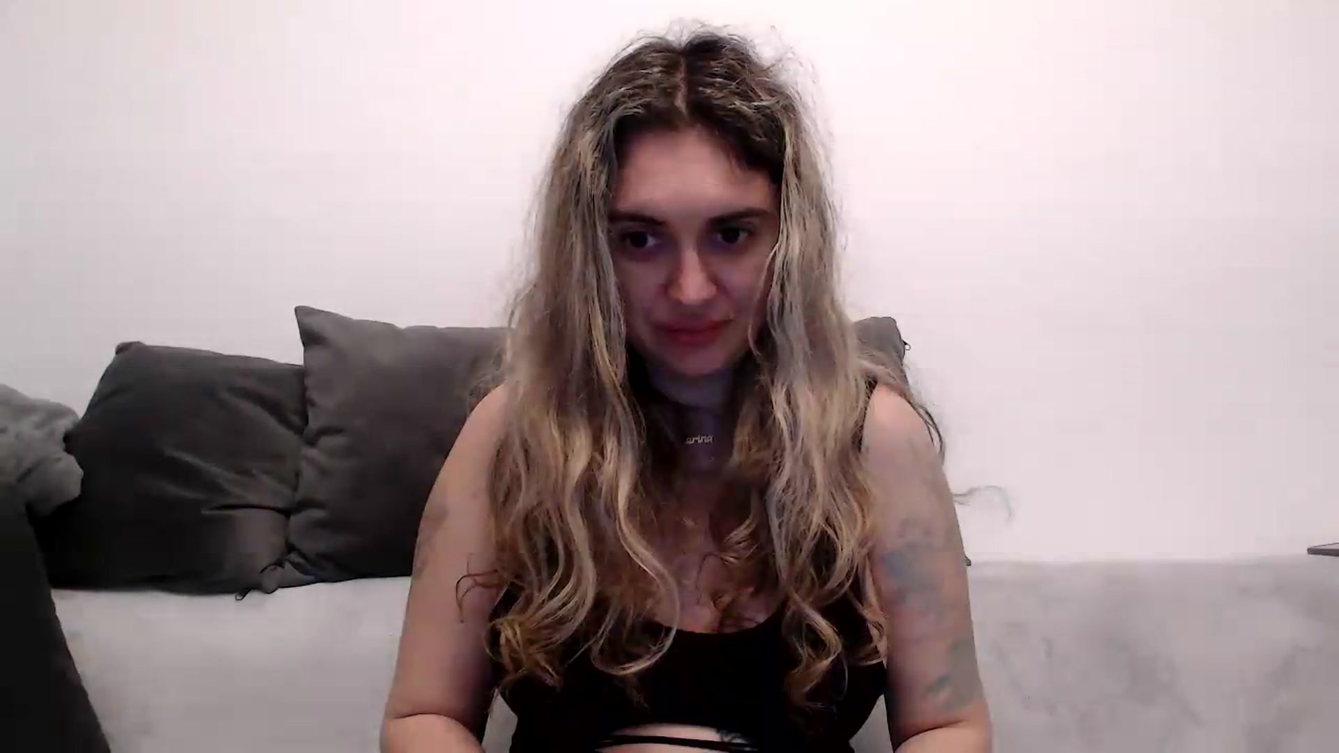 Gallery image thumbnail from MissDivinna's myfreecams stream on, 05/29/2026, 24:27 image 8 of 20