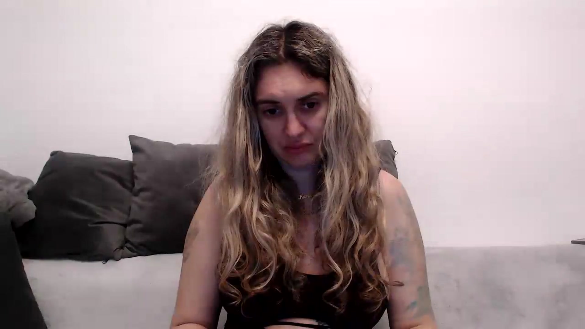 Gallery image thumbnail from MissDivinna's myfreecams stream on, 05/29/2026, 24:27 image 13 of 20