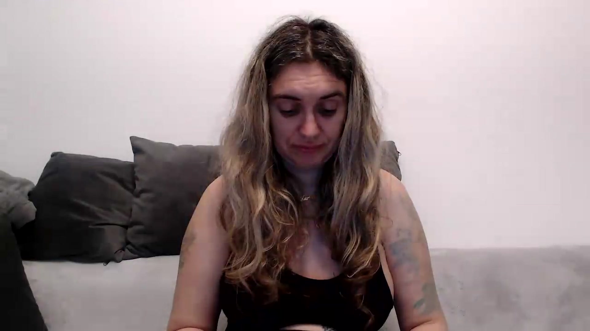 Gallery image thumbnail from MissDivinna's myfreecams stream on, 05/29/2026, 24:27 image 15 of 20