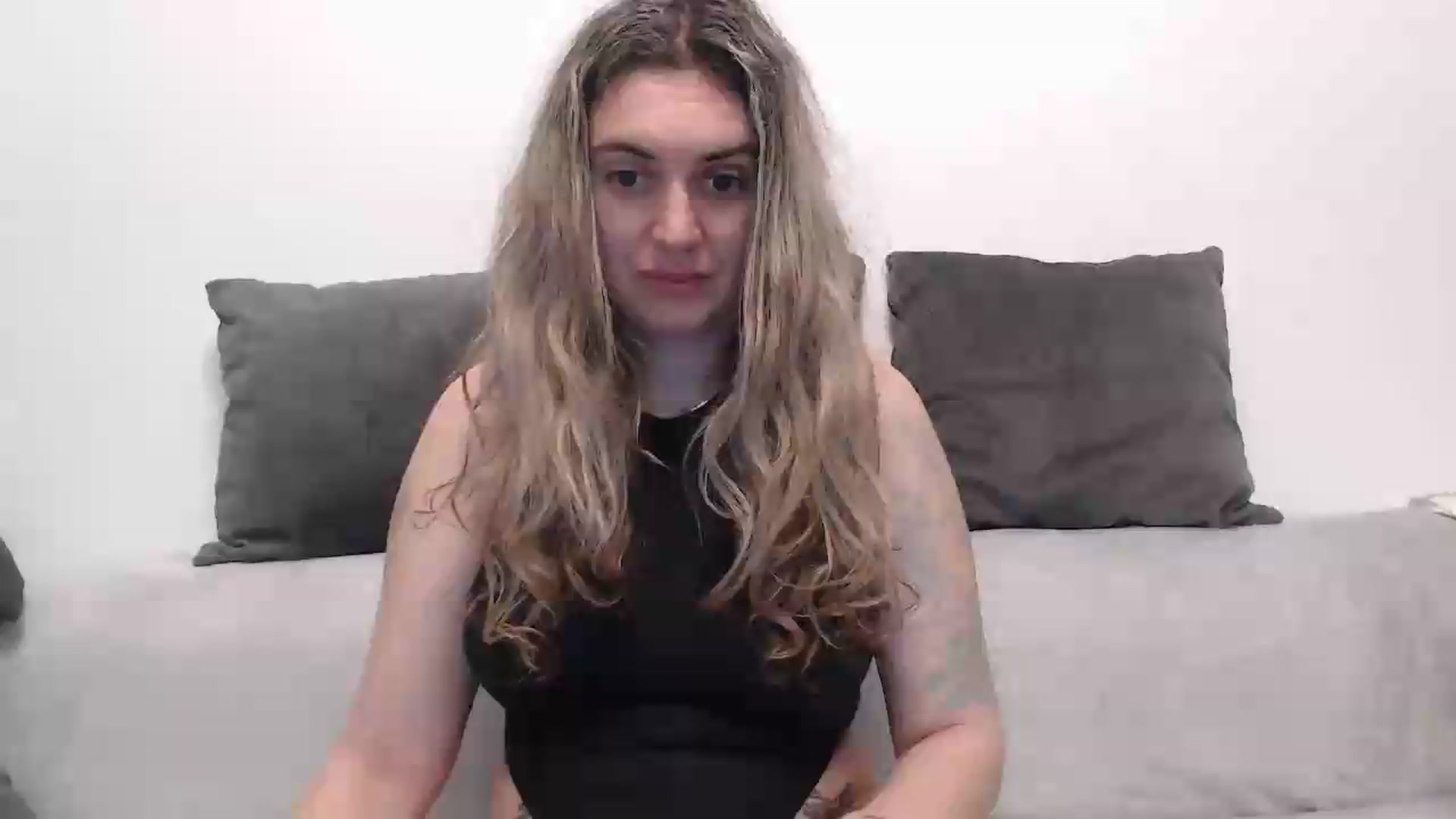 Gallery image thumbnail from MissDivinna's myfreecams stream on, 05/29/2026, 22:51 image 18 of 20