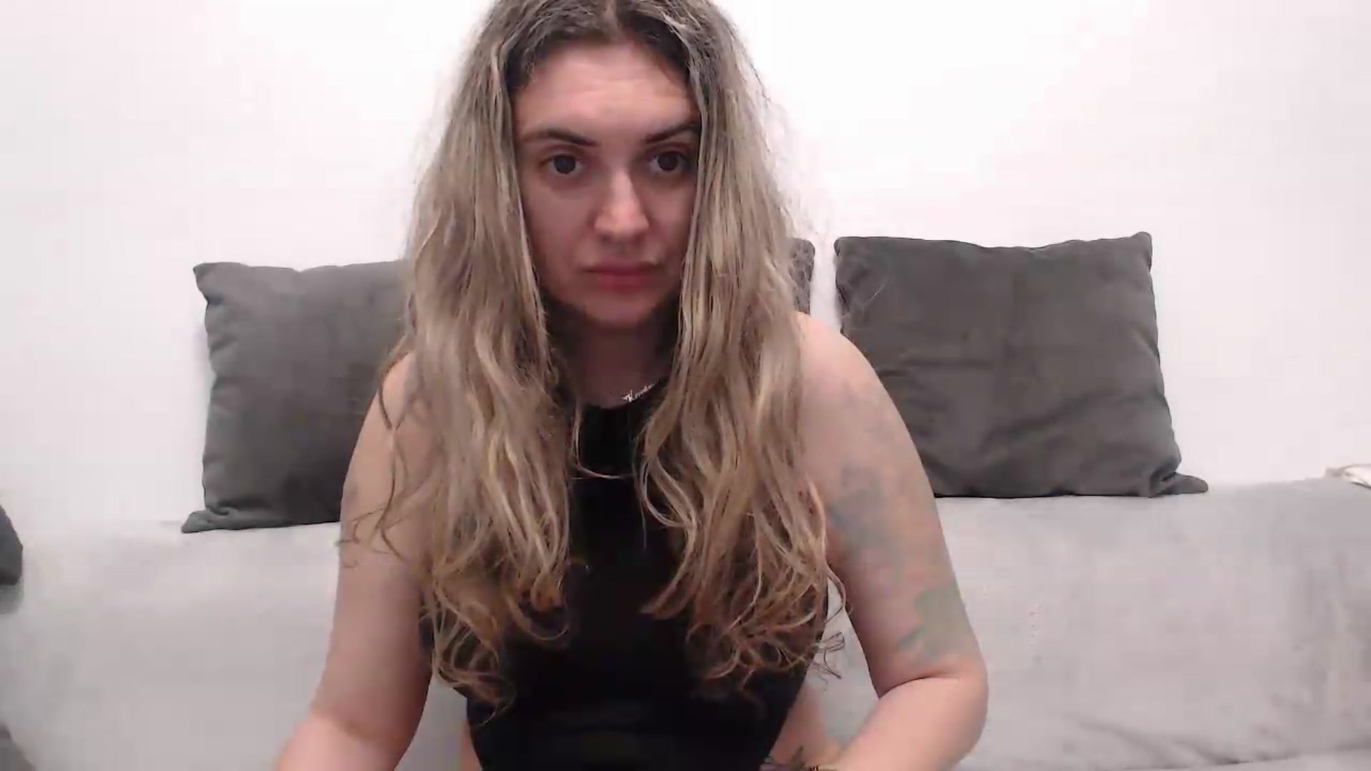 Gallery image thumbnail from MissDivinna's myfreecams stream on, 05/29/2026, 22:51 image 17 of 20