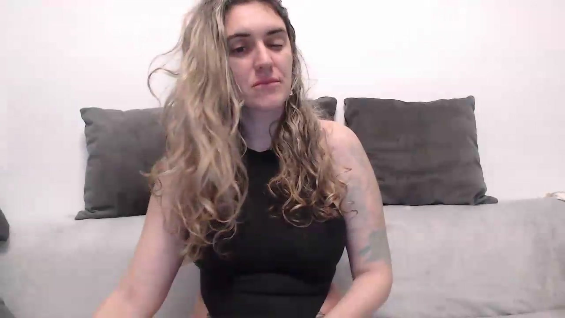 Gallery image thumbnail from MissDivinna's myfreecams stream on, 05/29/2026, 22:51 image 14 of 20