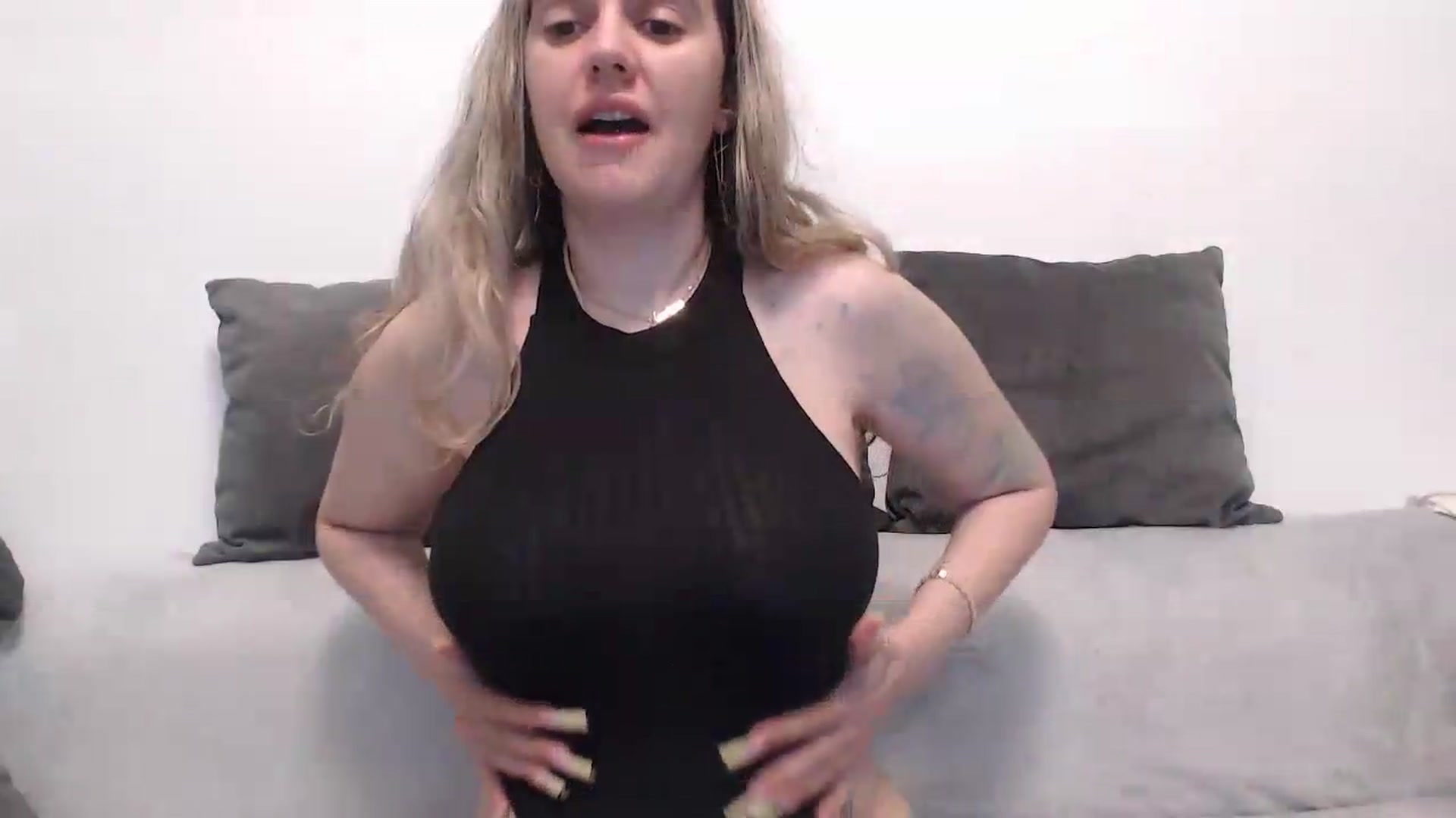 Gallery image thumbnail from MissDivinna's myfreecams stream on, 05/29/2026, 22:51 image 20 of 20