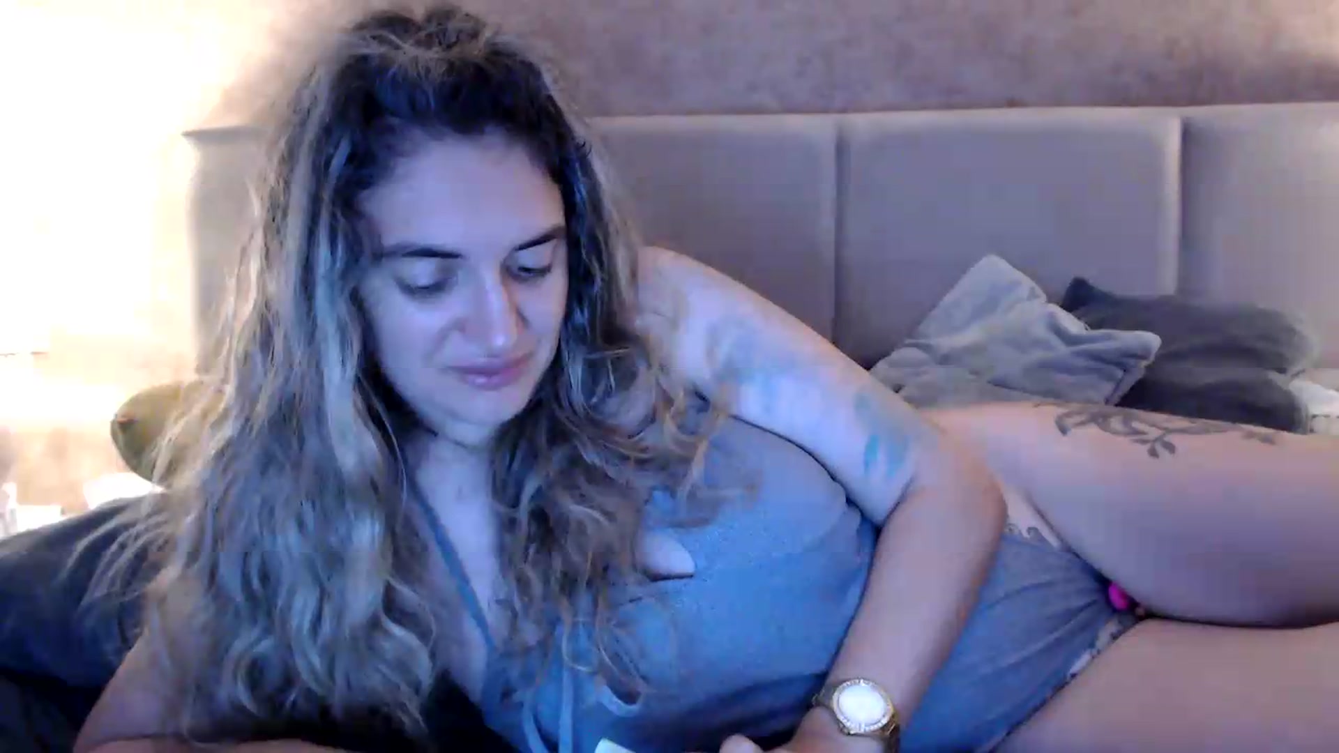 Gallery image thumbnail from MissDivinna's myfreecams stream on, 07/19/2026, 23:04 image 19 of 20