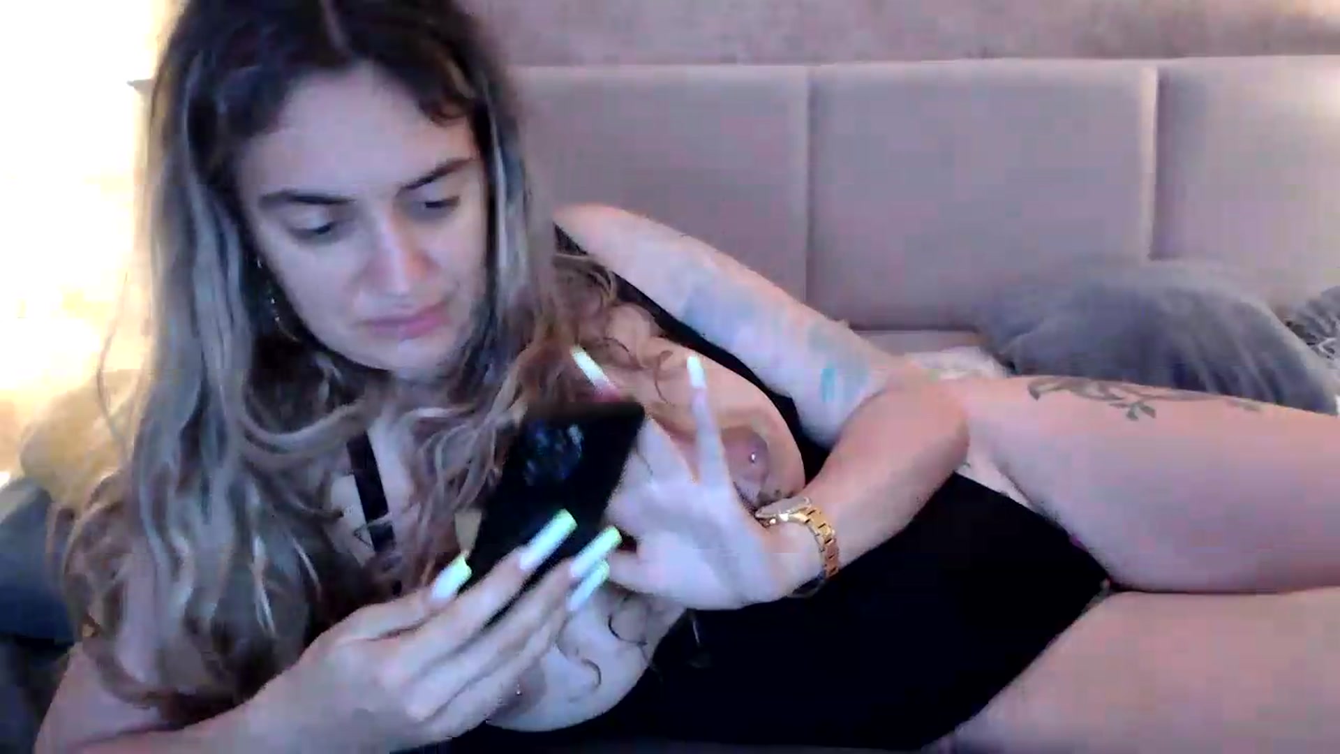 Gallery image thumbnail from MissDivinna's myfreecams stream on, 08/01/2026, 21:33 image 13 of 20