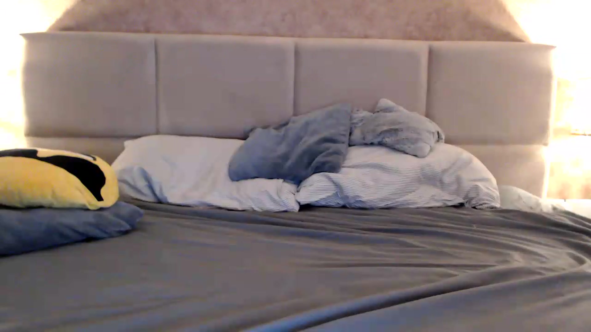 Gallery image thumbnail from MissDivinna's myfreecams stream on, 08/11/2026, 24:21 image 19 of 20