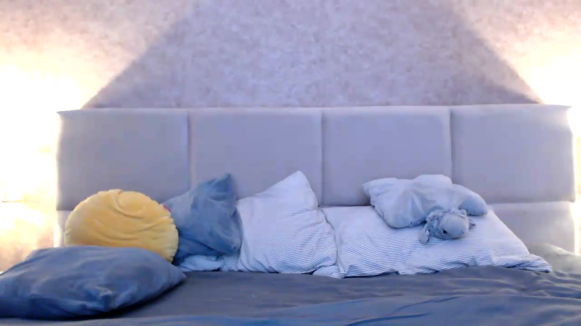 Gallery image thumbnail from MissDivinna's myfreecams stream on, 08/14/2026, 22:33 image 9 of 20