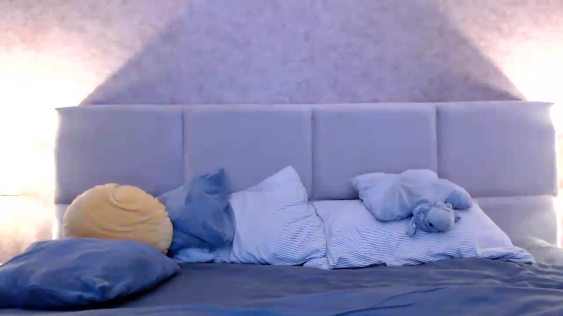 Gallery image thumbnail from MissDivinna's myfreecams stream on, 08/14/2026, 22:33 image 10 of 20