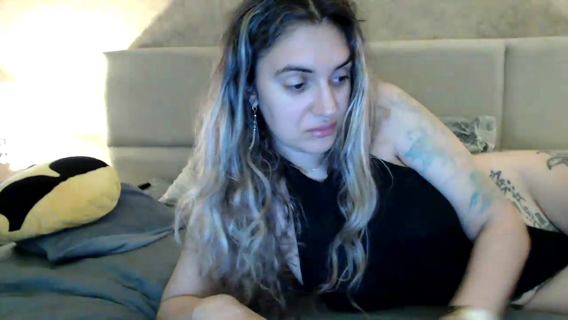 Gallery image thumbnail from MissDivinna's myfreecams stream on, 08/15/2026, 23:18 image 6 of 20