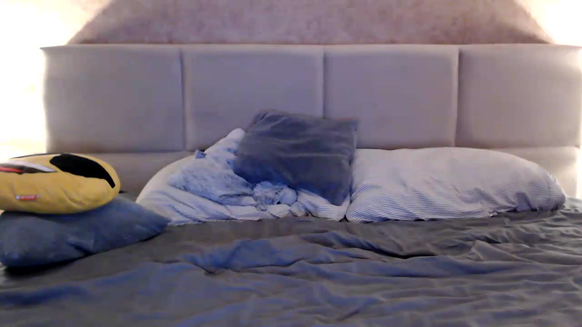 Gallery image thumbnail from MissDivinna's myfreecams stream on, 08/18/2026, 22:31 image 10 of 20