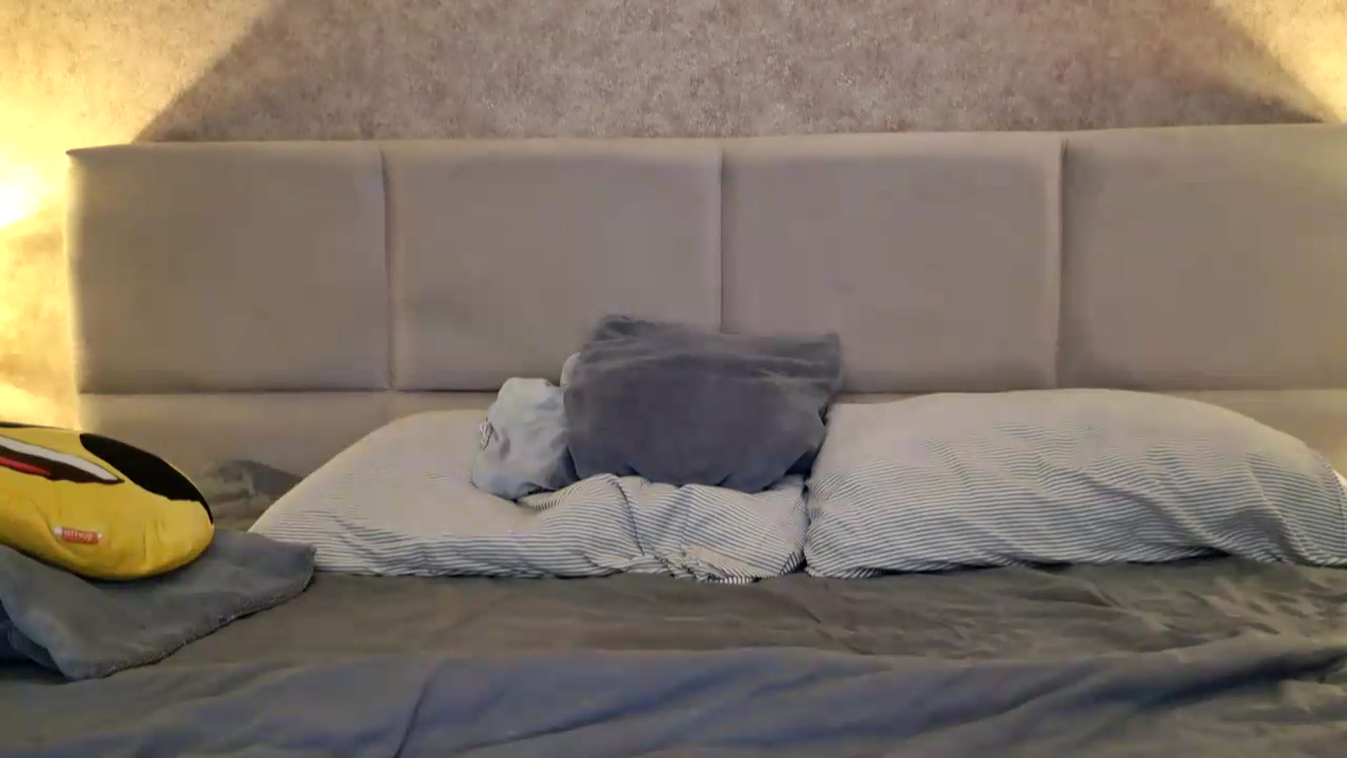 Gallery image thumbnail from MissDivinna's myfreecams stream on, 08/19/2026, 22:48 image 19 of 20
