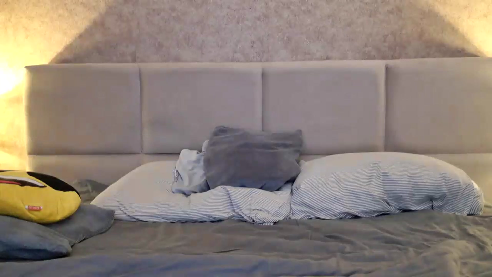Gallery image thumbnail from MissDivinna's myfreecams stream on, 08/19/2026, 22:48 image 12 of 20