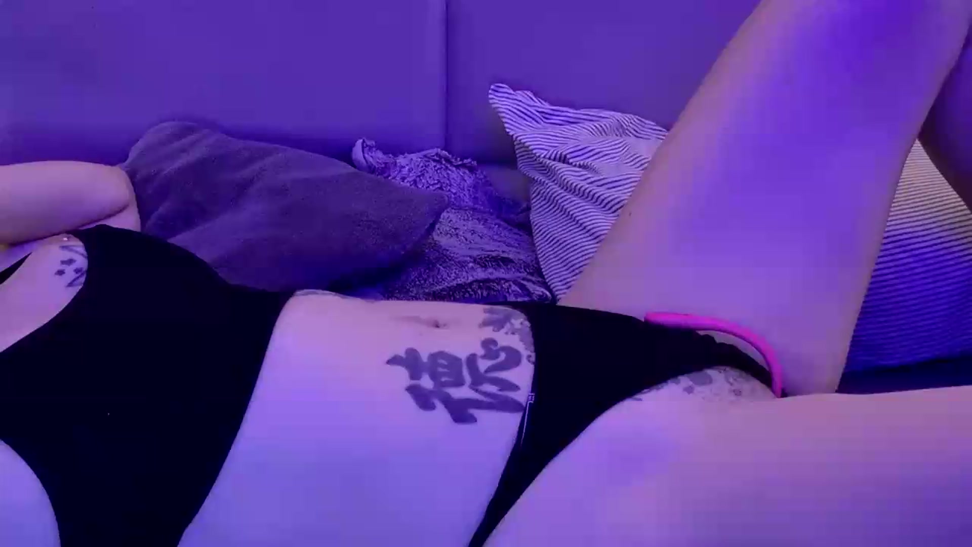 Gallery image thumbnail from MissDivinna's myfreecams stream on, 08/22/2026, 21:32 image 16 of 20