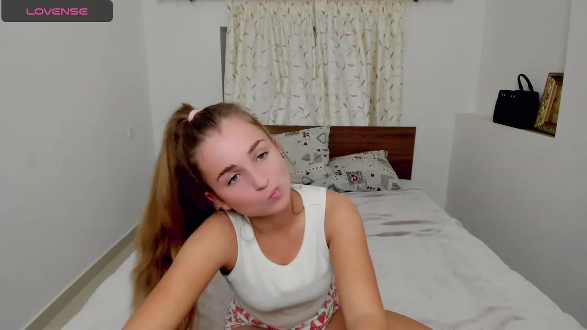 Gallery image thumbnail from MissElegant's myfreecams stream on, 10/09/2023, 24:13 image 17 of 20