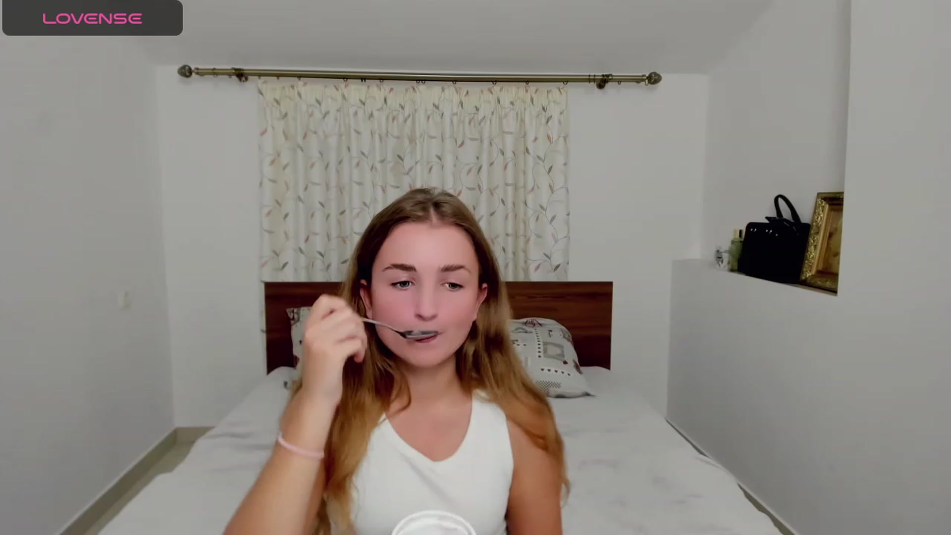 Gallery image thumbnail from MissElegant's myfreecams stream on, 10/09/2023, 20:13 image 19 of 20