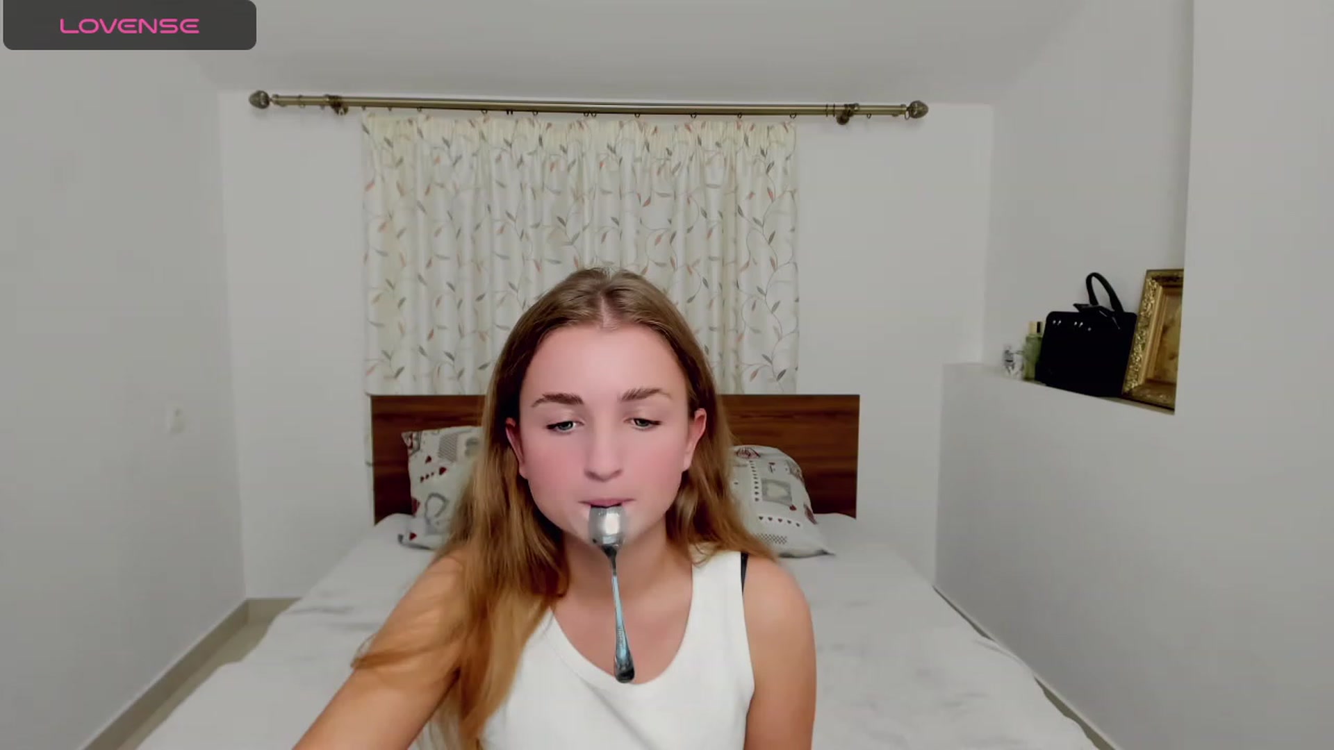 Gallery image thumbnail from MissElegant's myfreecams stream on, 10/09/2023, 20:13 image 10 of 20