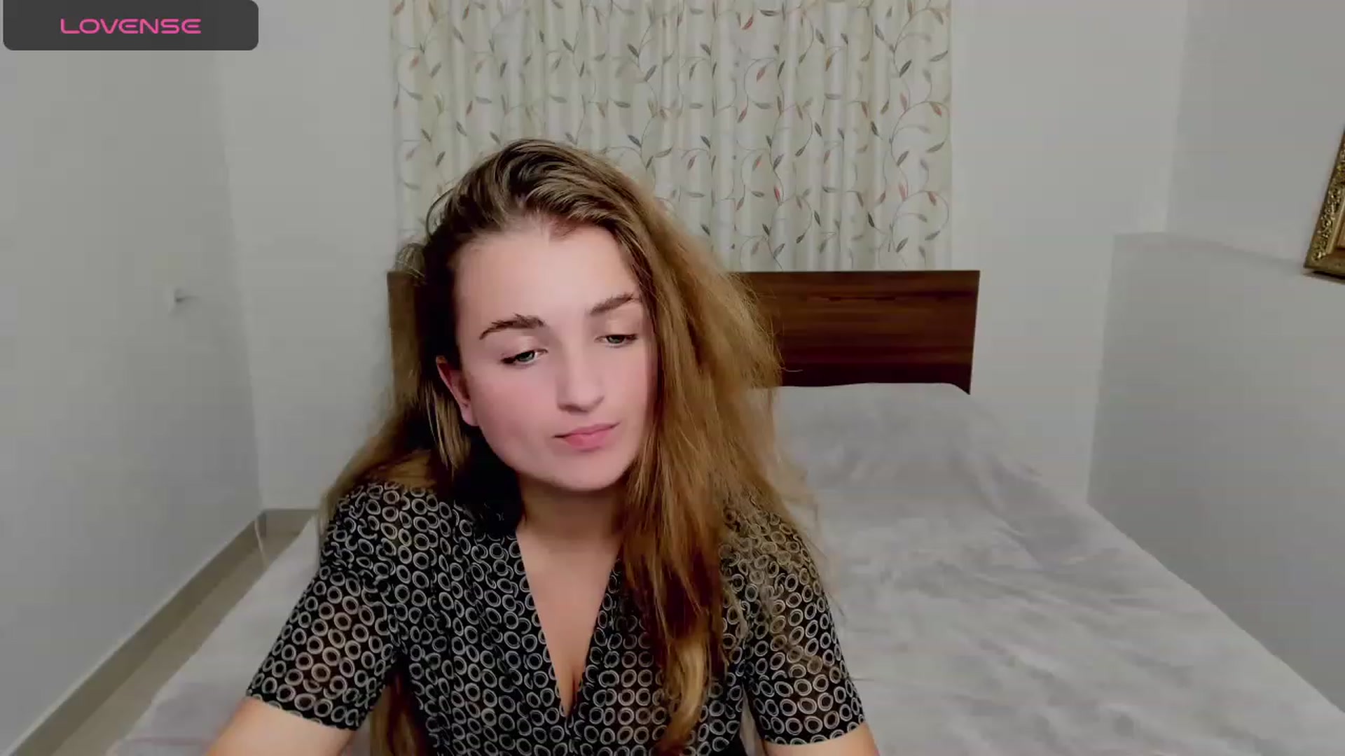 Gallery image thumbnail from MissElegant's myfreecams stream on, 10/19/2023, 19:25 image 10 of 20