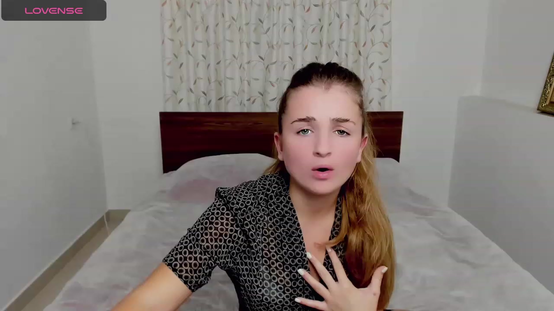 Gallery image thumbnail from MissElegant's myfreecams stream on, 10/19/2023, 19:25 image 16 of 20