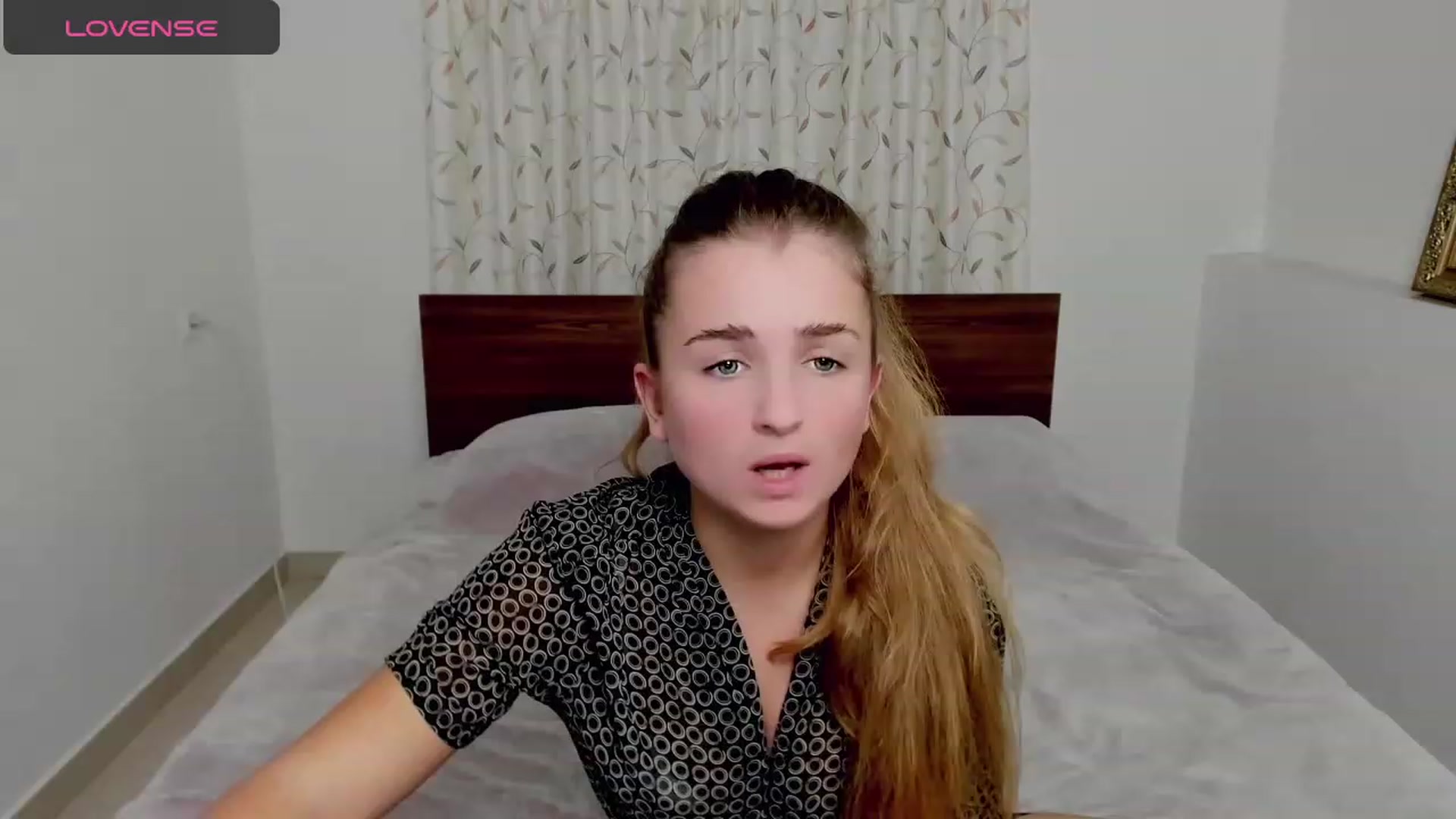 Gallery image thumbnail from MissElegant's myfreecams stream on, 10/19/2023, 19:25 image 15 of 20