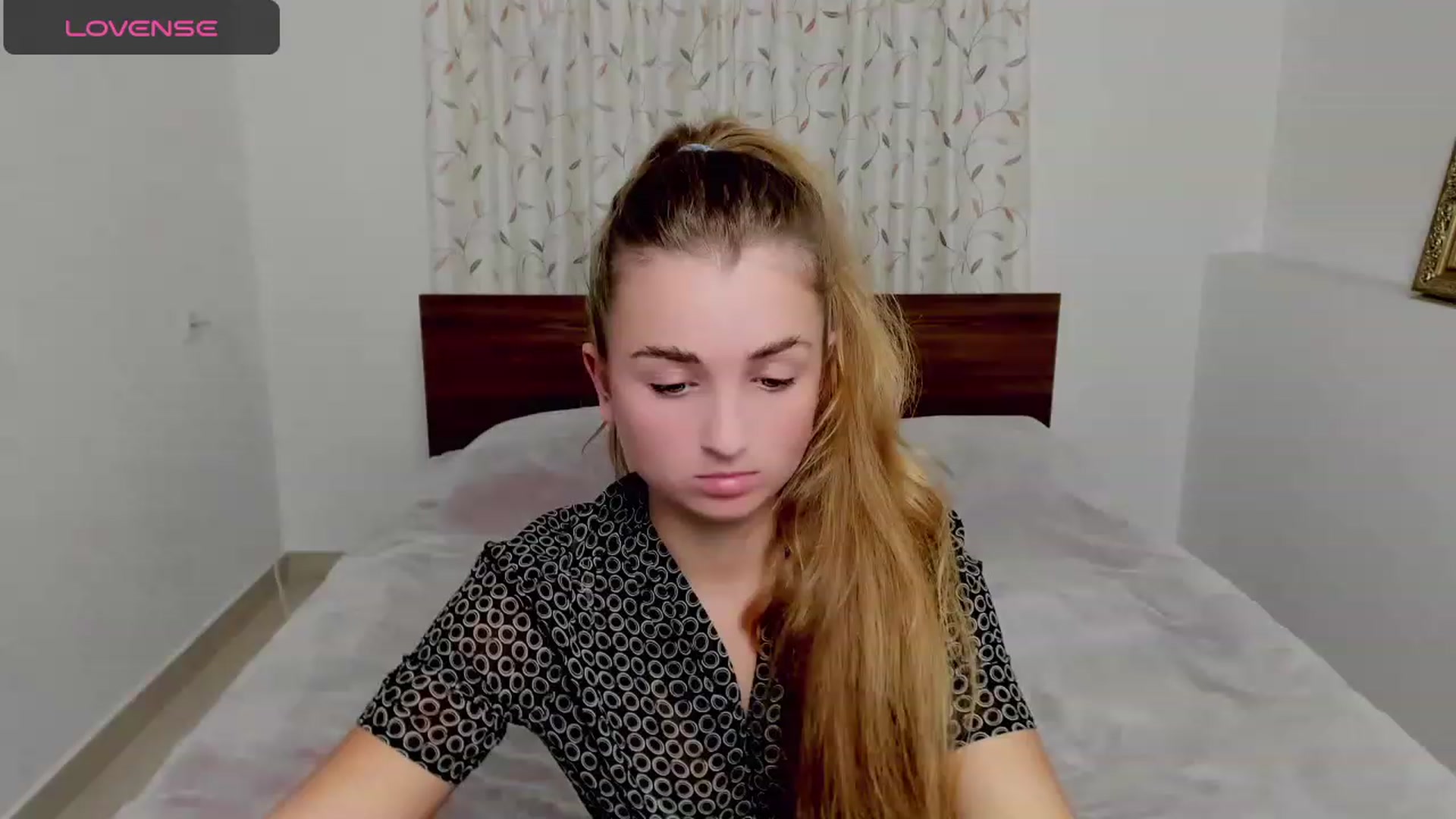 Gallery image thumbnail from MissElegant's myfreecams stream on, 10/19/2023, 19:25 image 14 of 20