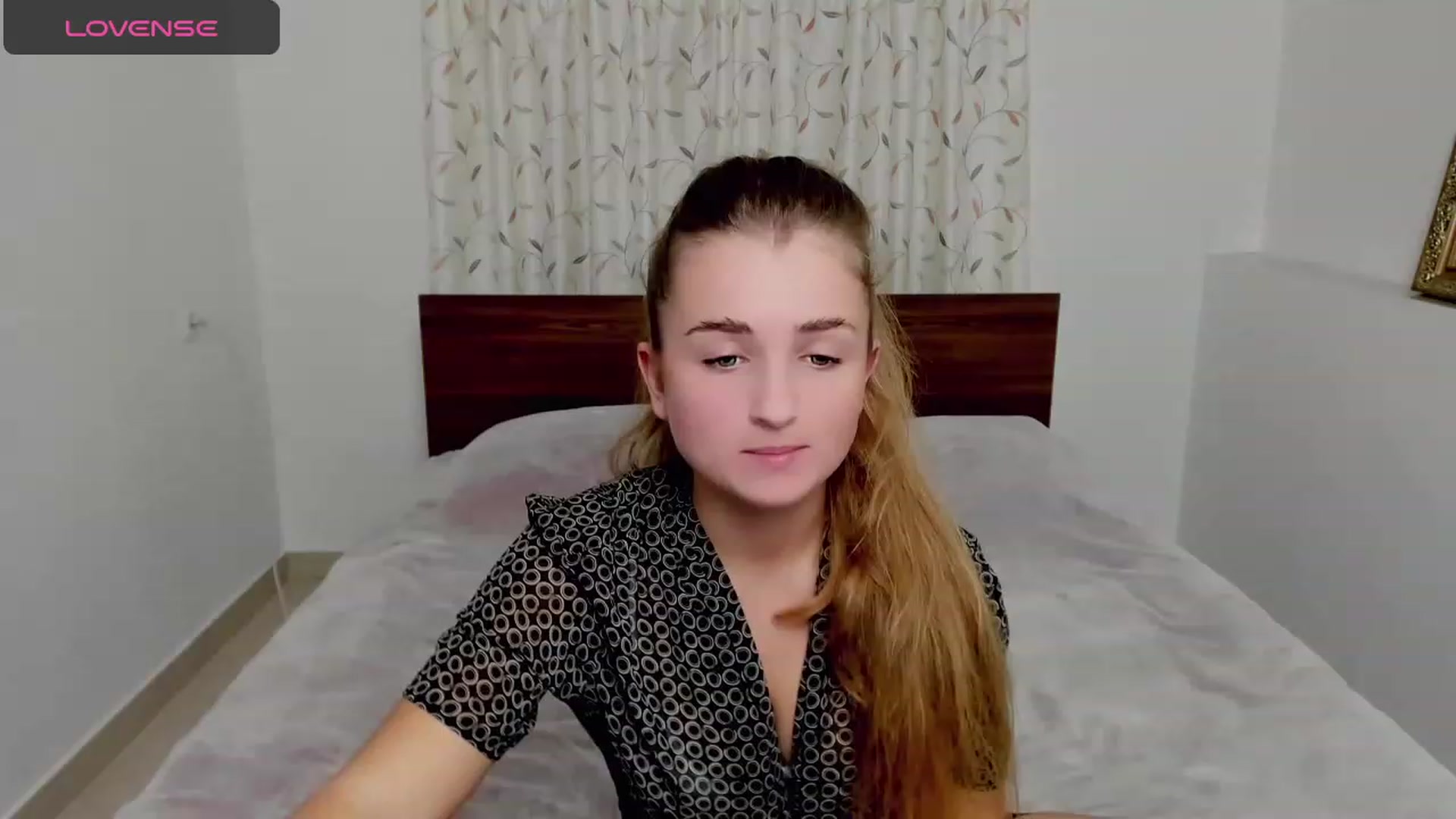 Gallery image thumbnail from MissElegant's myfreecams stream on, 10/19/2023, 19:25 image 17 of 20