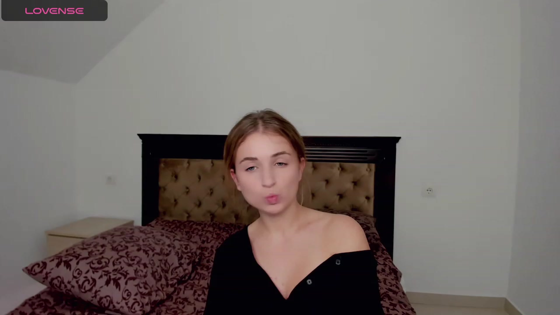 Gallery image thumbnail from MissElegant's myfreecams stream on, 11/06/2023, 24:28 image 16 of 20