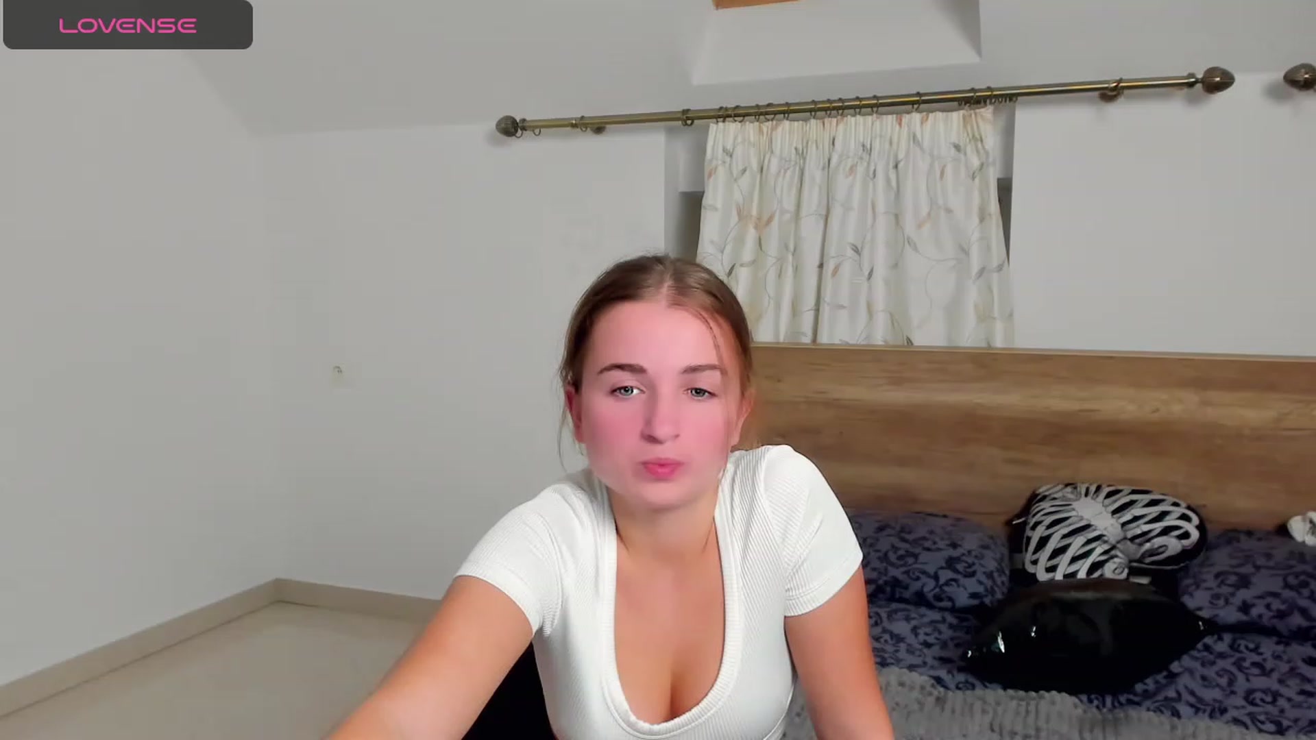 Gallery image thumbnail from MissElegant's myfreecams stream on, 11/08/2023, 20:17 image 17 of 20