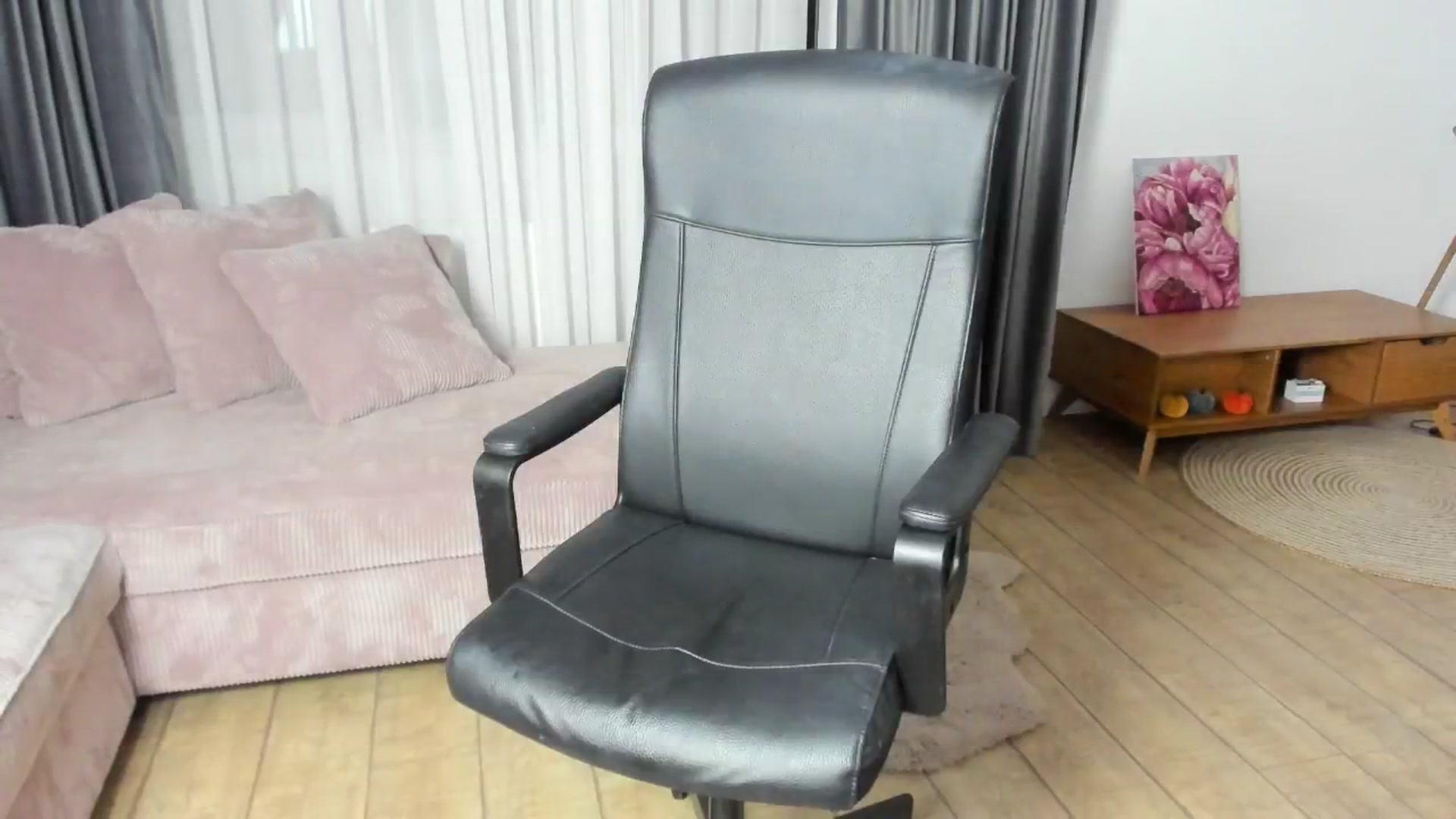 Gallery image thumbnail from MissEmmaWow's myfreecams stream on, 02/17/2025, 19:52 image 10 of 20