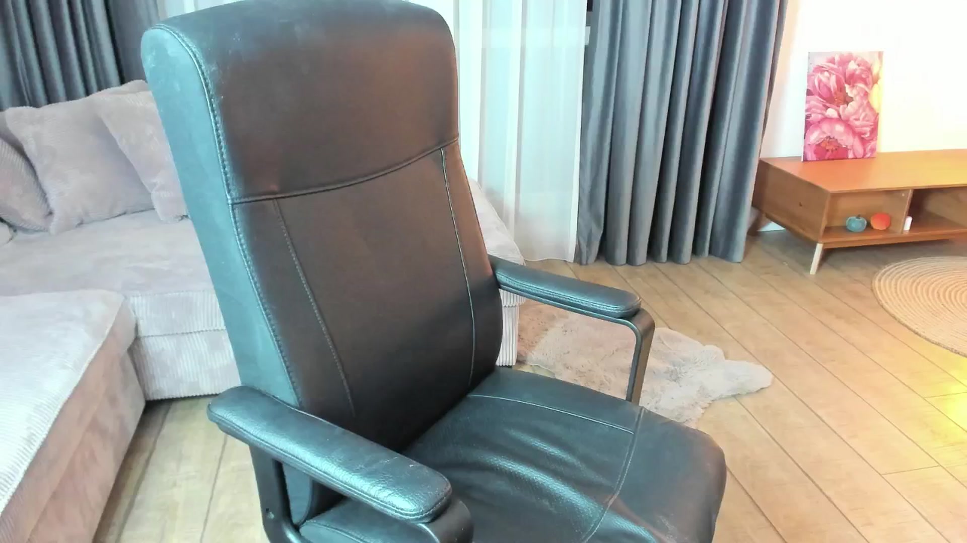 Gallery image thumbnail from MissEmmaWow's myfreecams stream on, 02/25/2025, 19:02 image 7 of 20