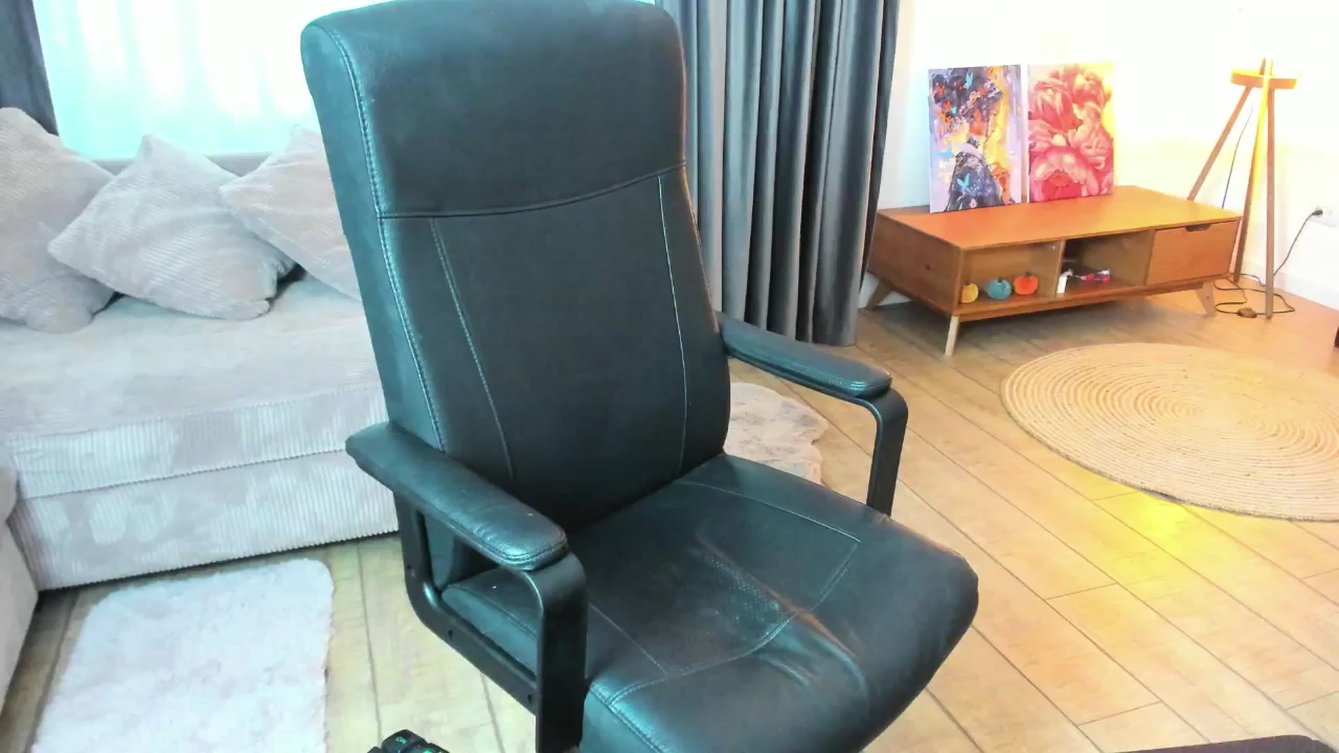 Gallery image thumbnail from MissEmmaWow's myfreecams stream on, 03/14/2025, 19:19 image 5 of 20
