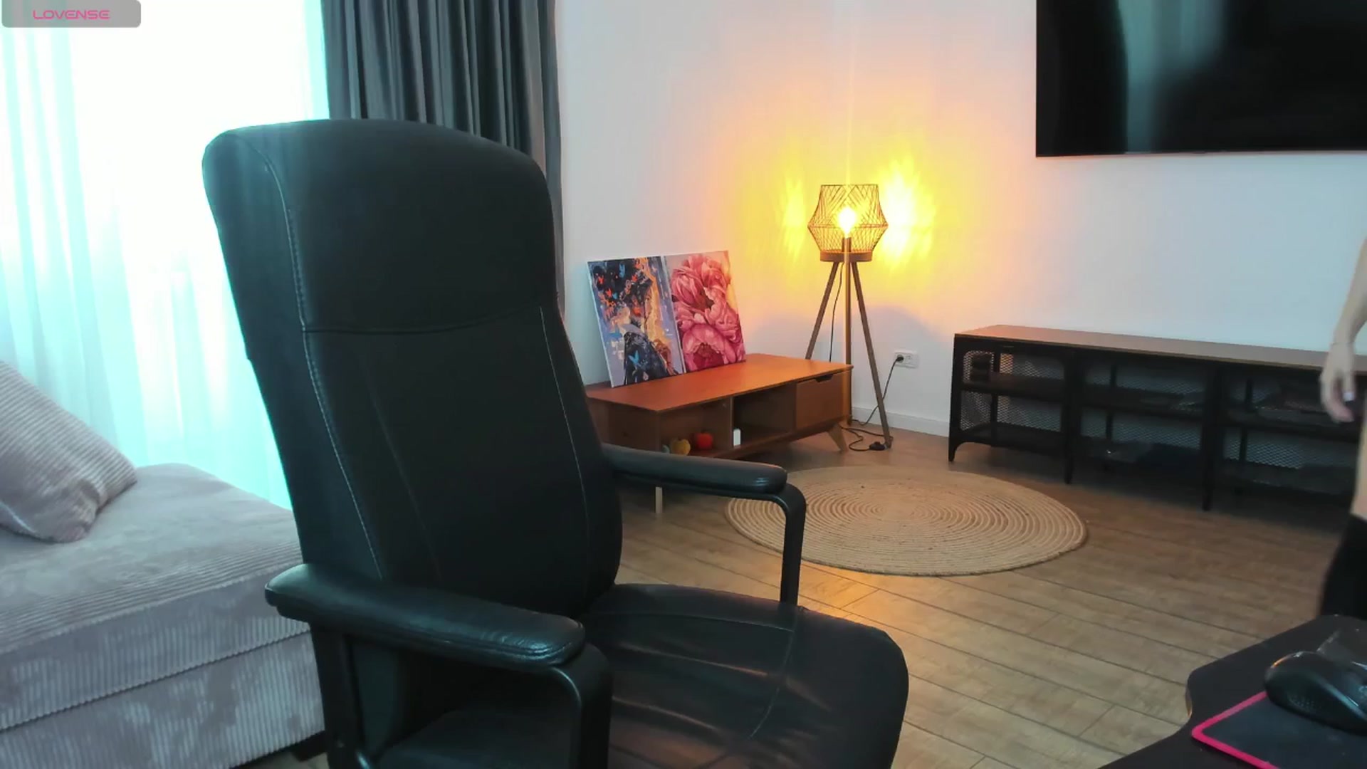 Gallery image thumbnail from MissEmmaWow's myfreecams stream on, 03/25/2025, 09:00 image 14 of 20