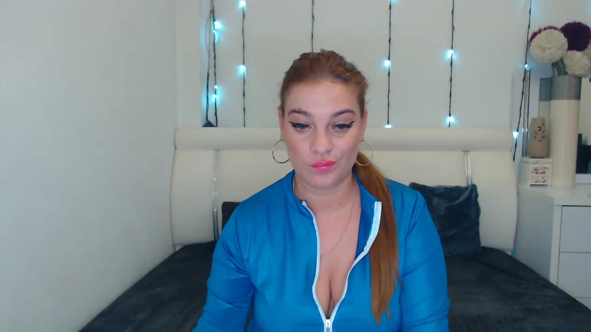 Gallery image thumbnail from MissEva0's myfreecams stream on, 12/31/2022, 13:18 image 6 of 20