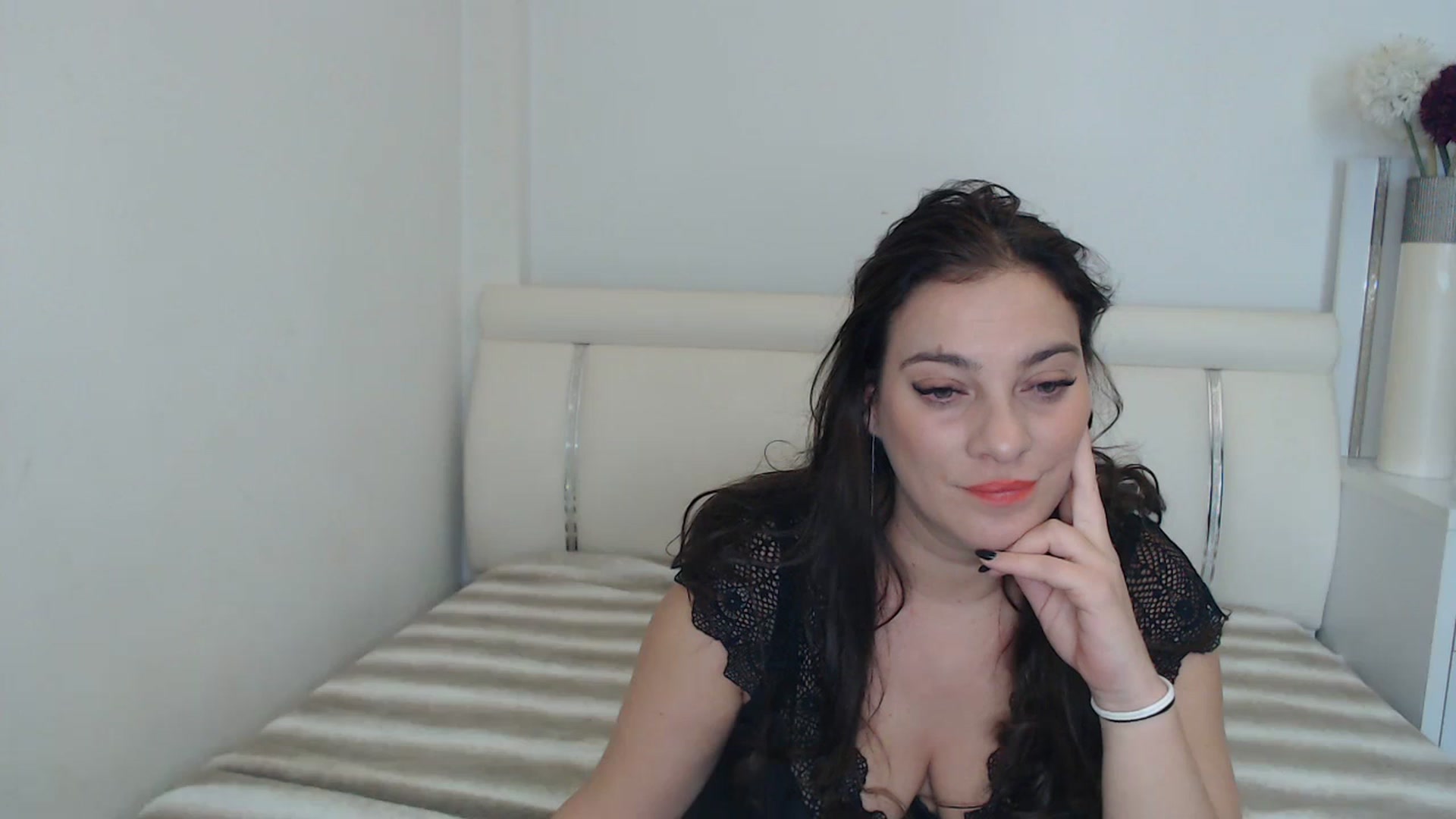 Gallery image thumbnail from MissEva0's myfreecams stream on, 11/26/2023, 11:27 image 9 of 20
