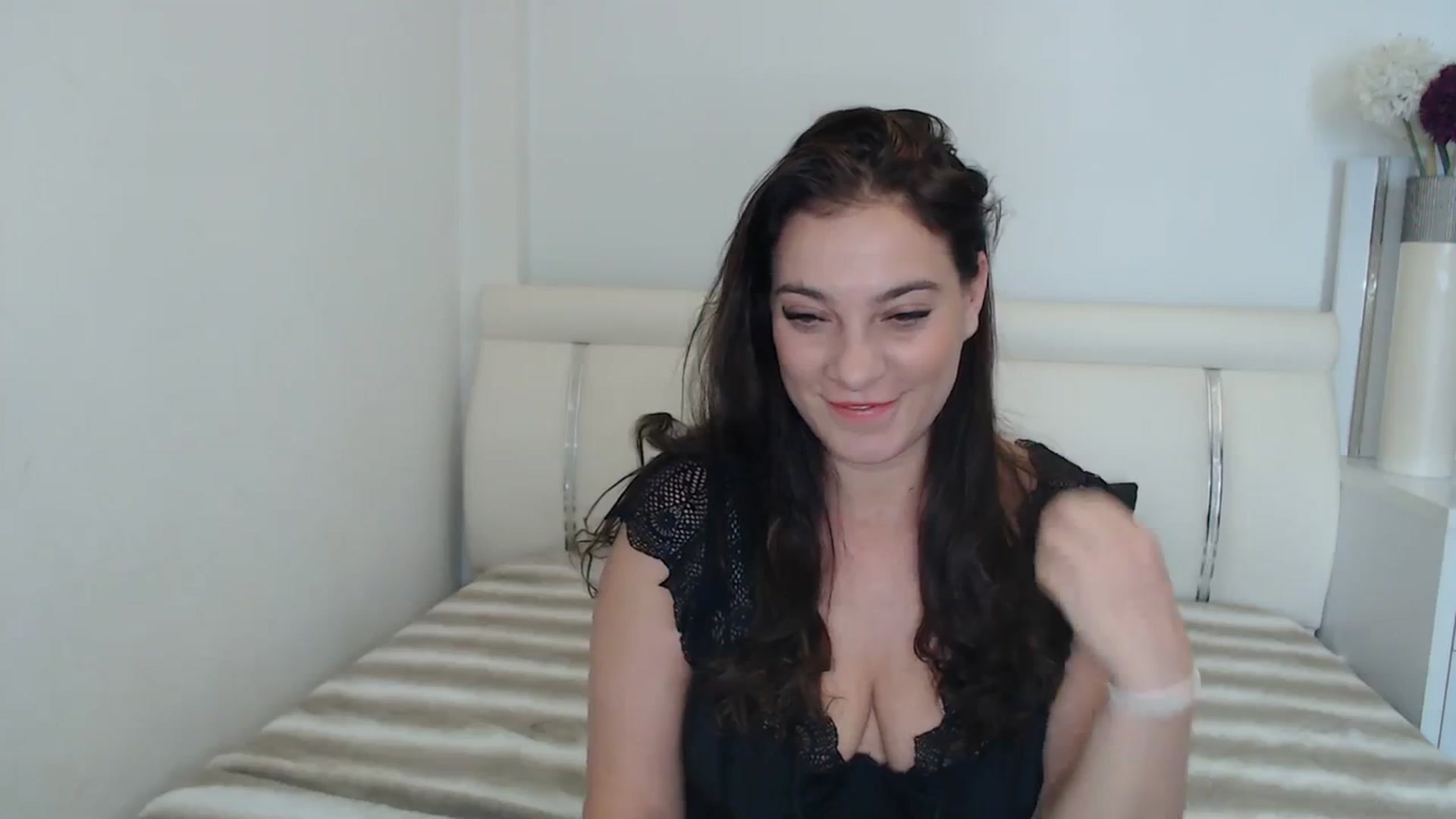 Gallery image thumbnail from MissEva0's myfreecams stream on, 11/26/2023, 13:27 image 5 of 20